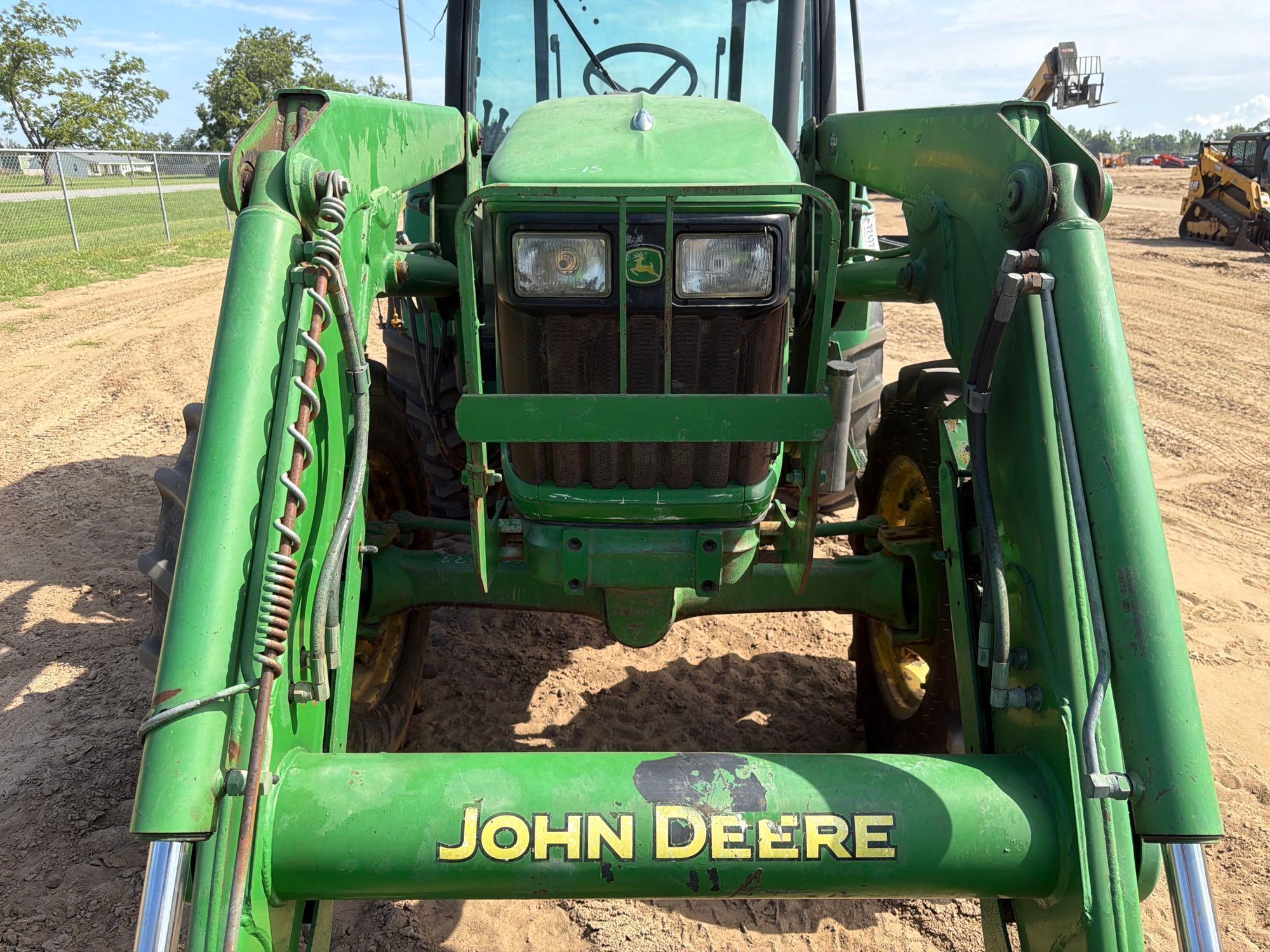 John Deere 5101E