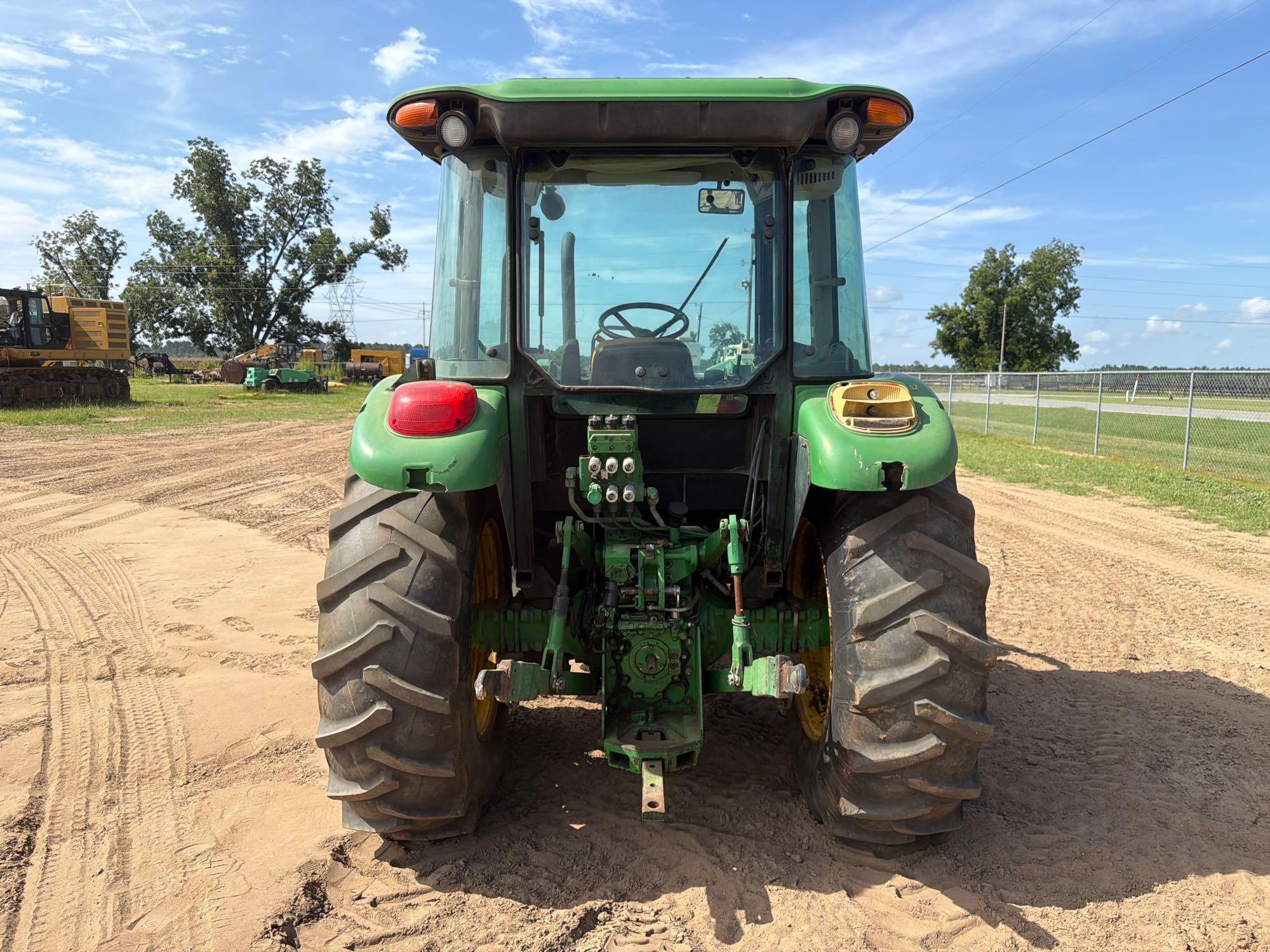John Deere 5101E