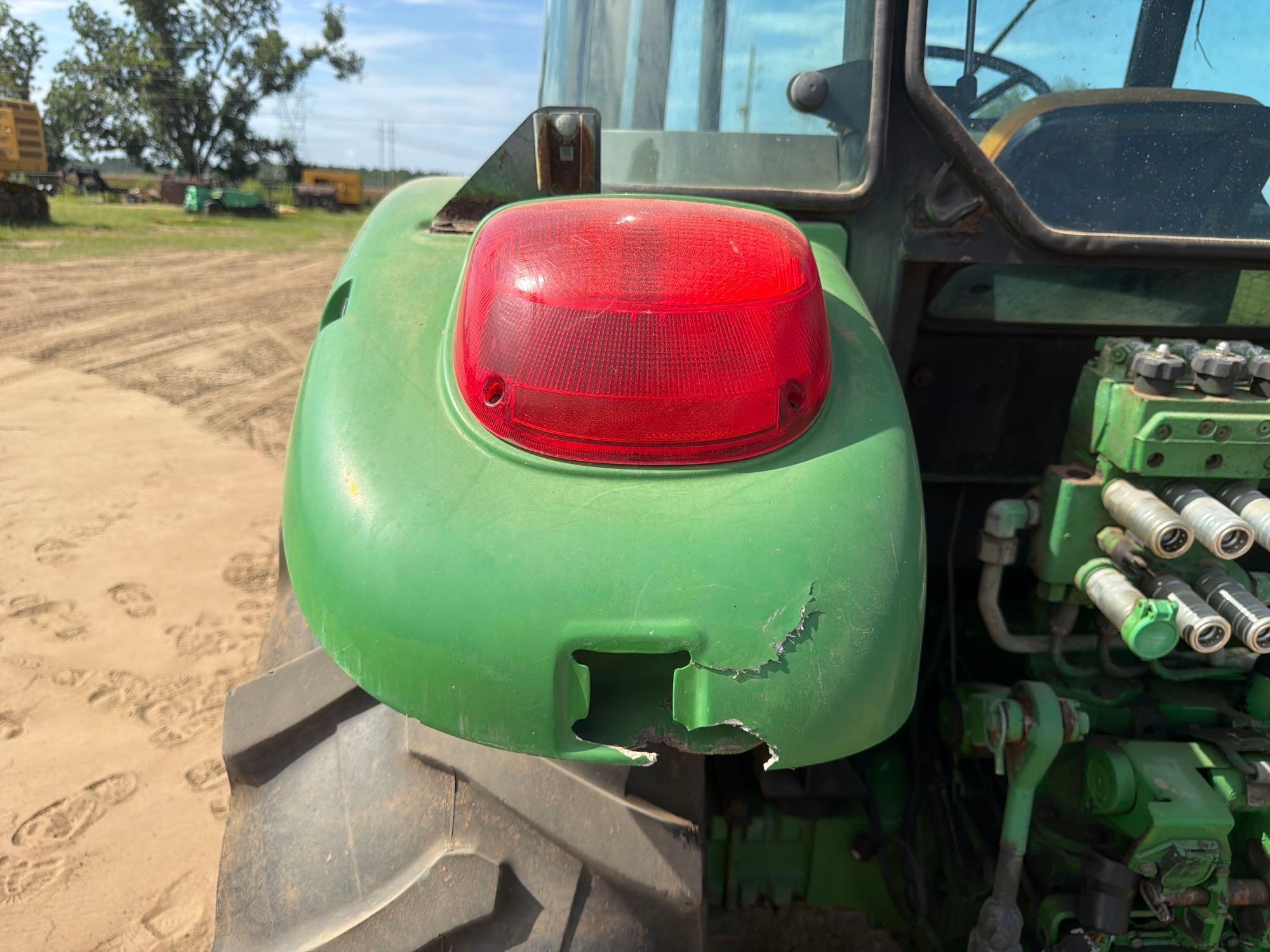 John Deere 5101E