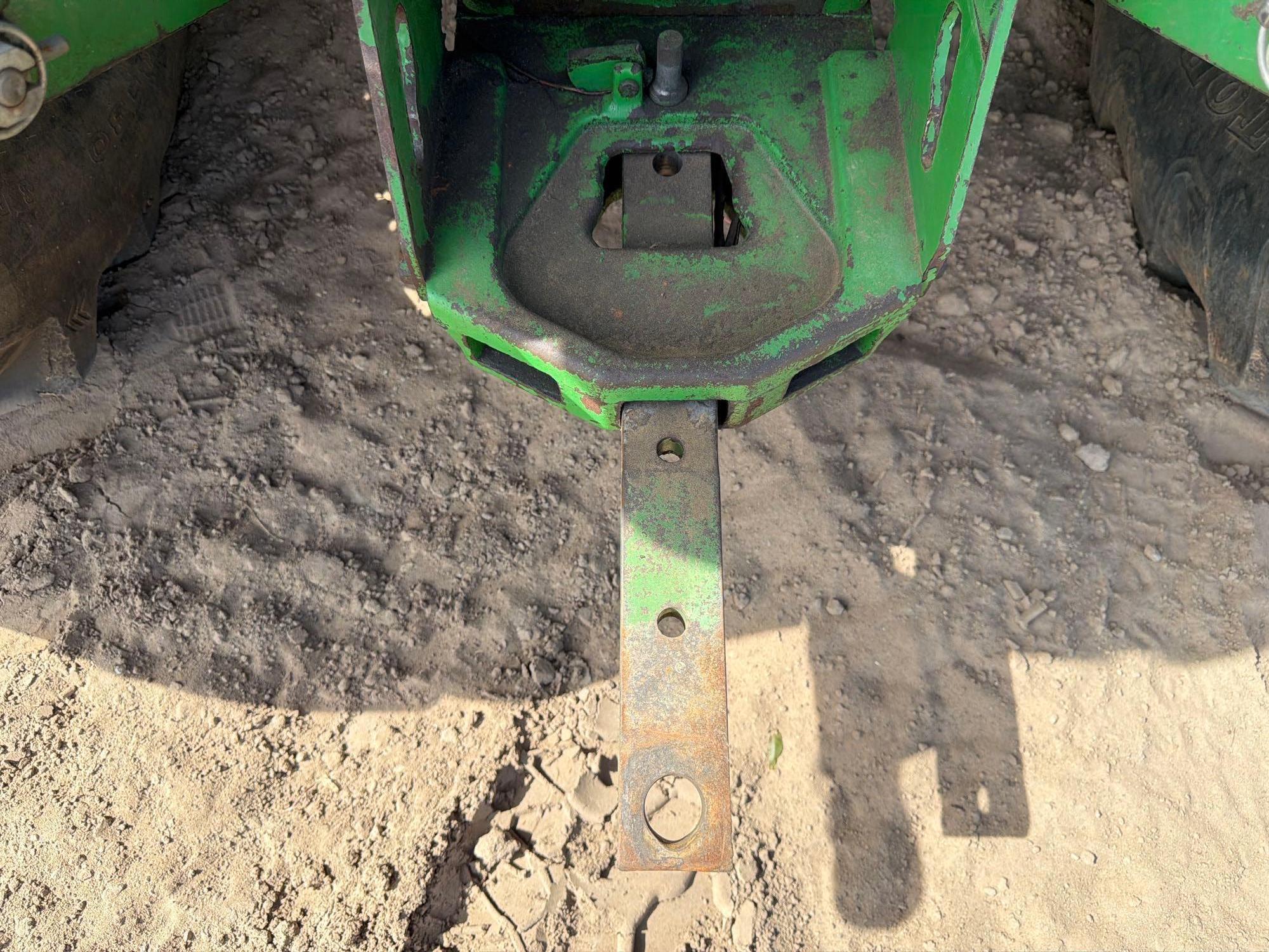 John Deere 5101E
