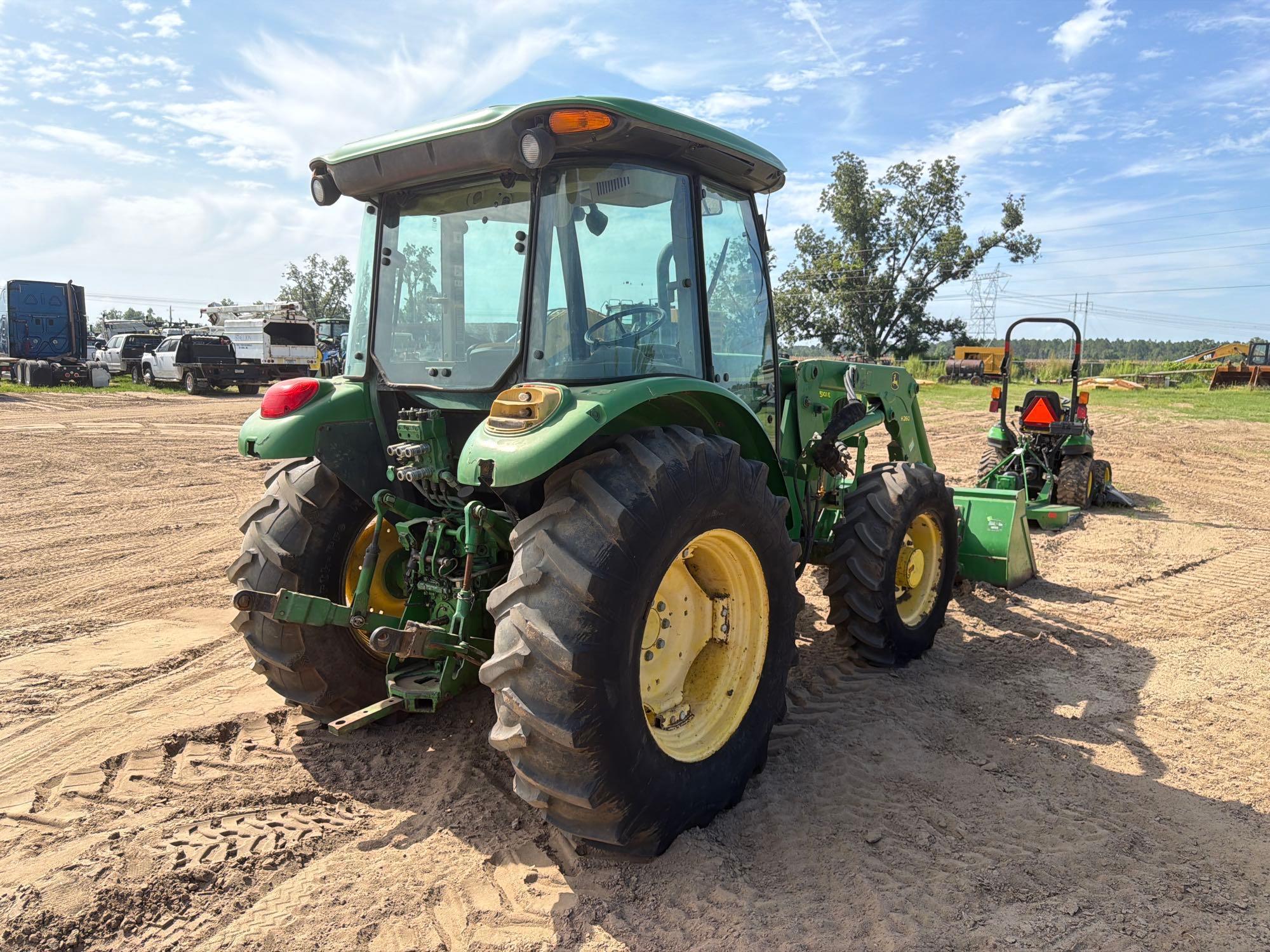 John Deere 5101E