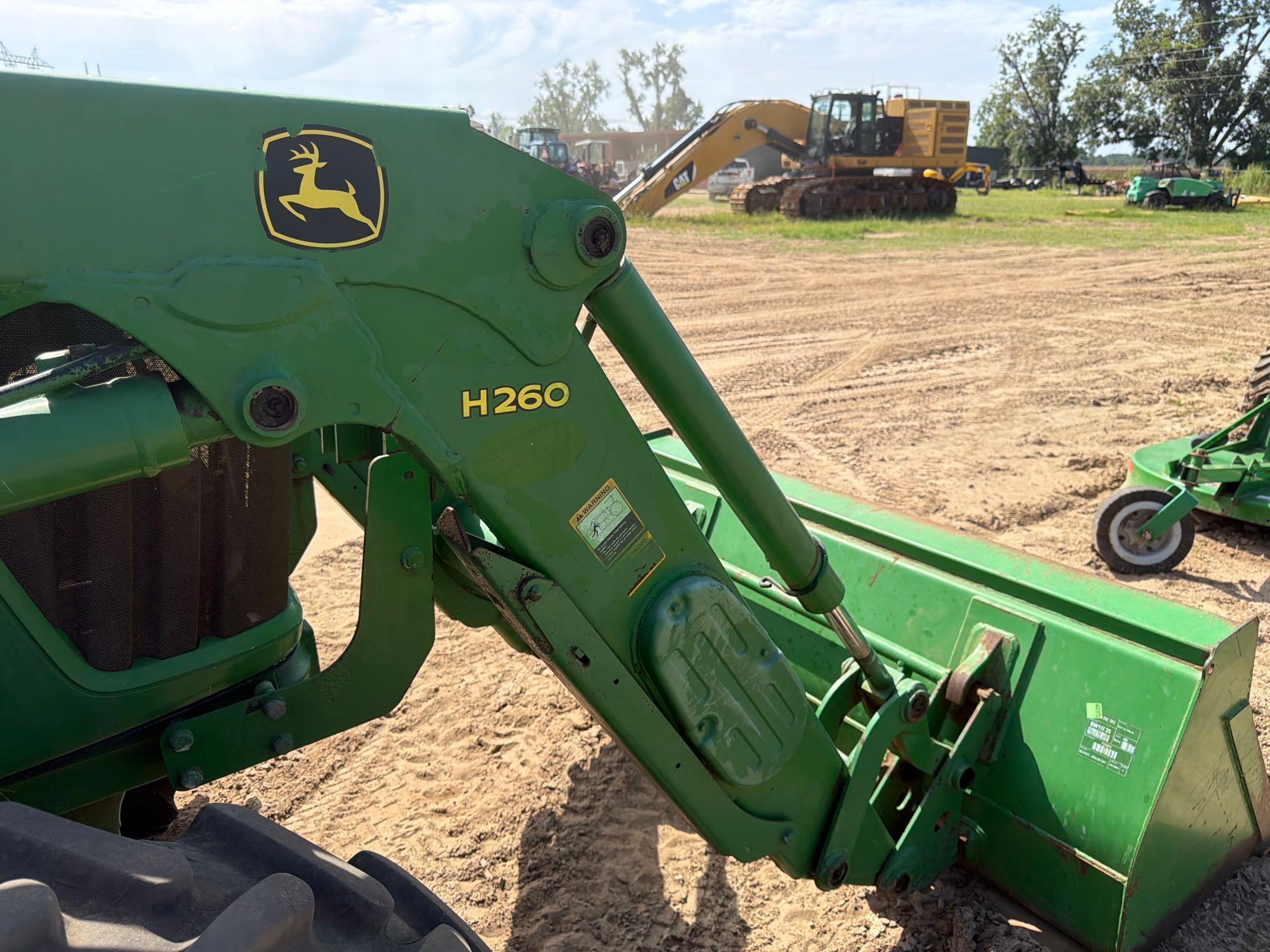 John Deere 5101E