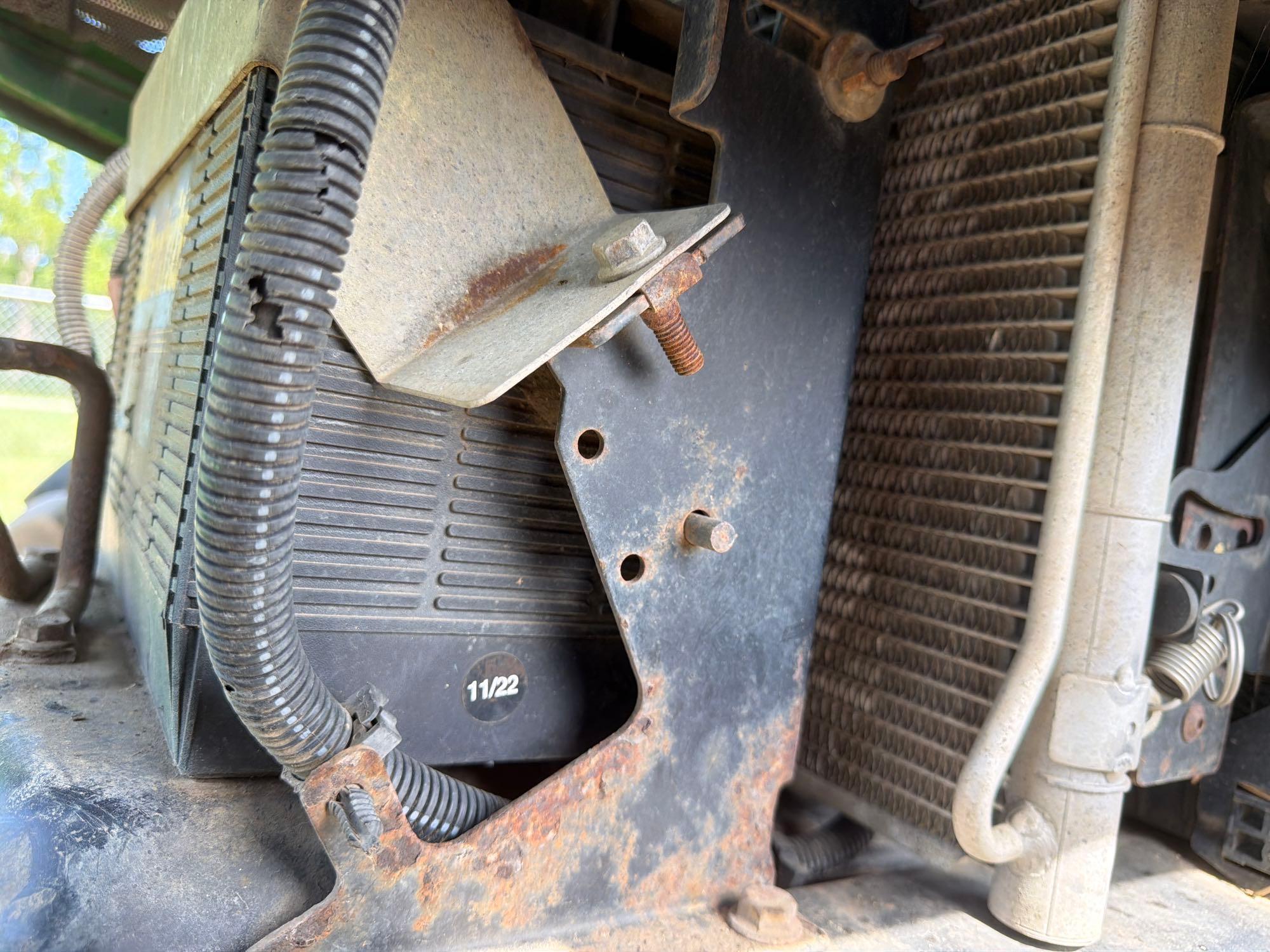John Deere 5101E