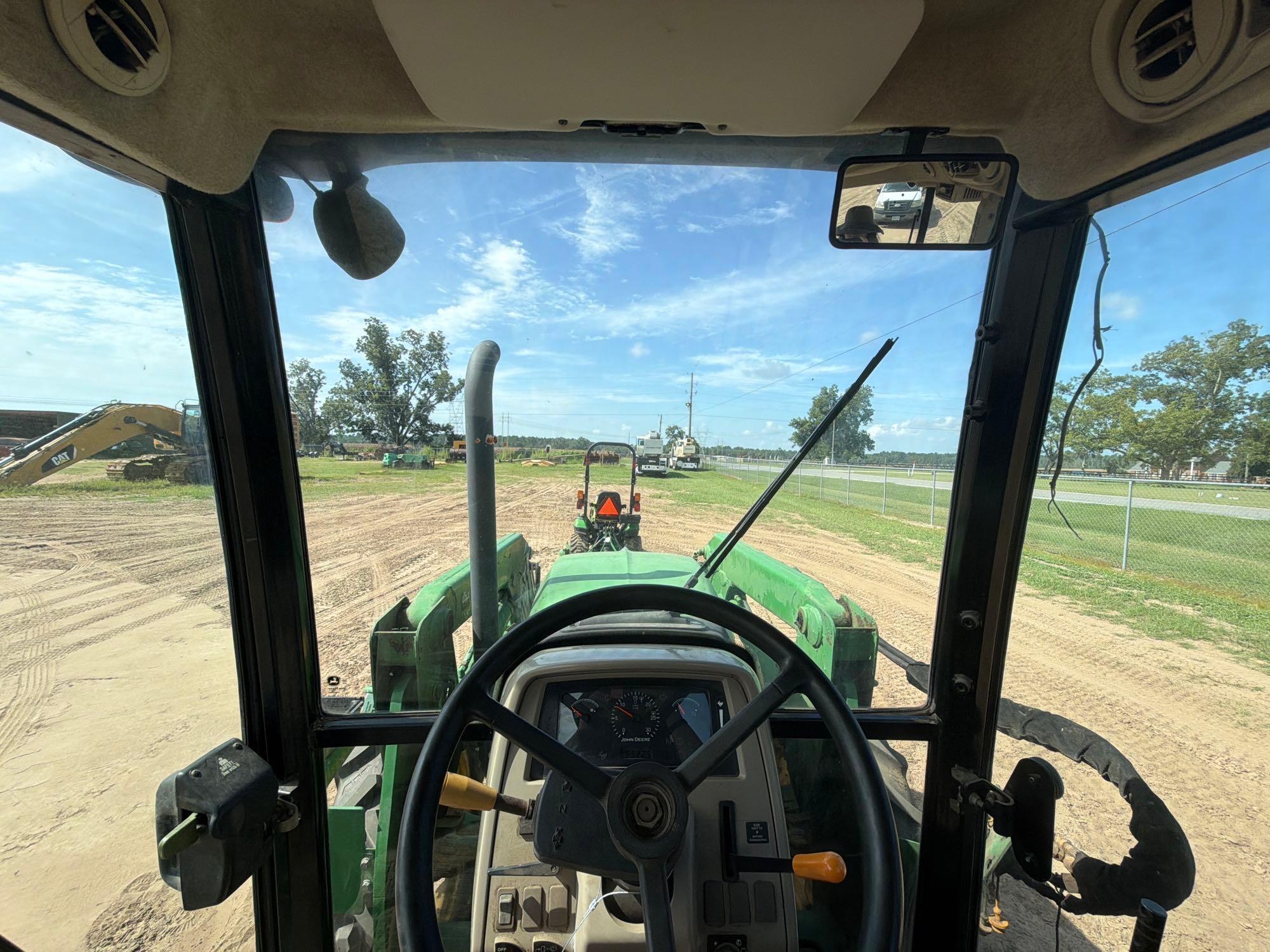 John Deere 5101E