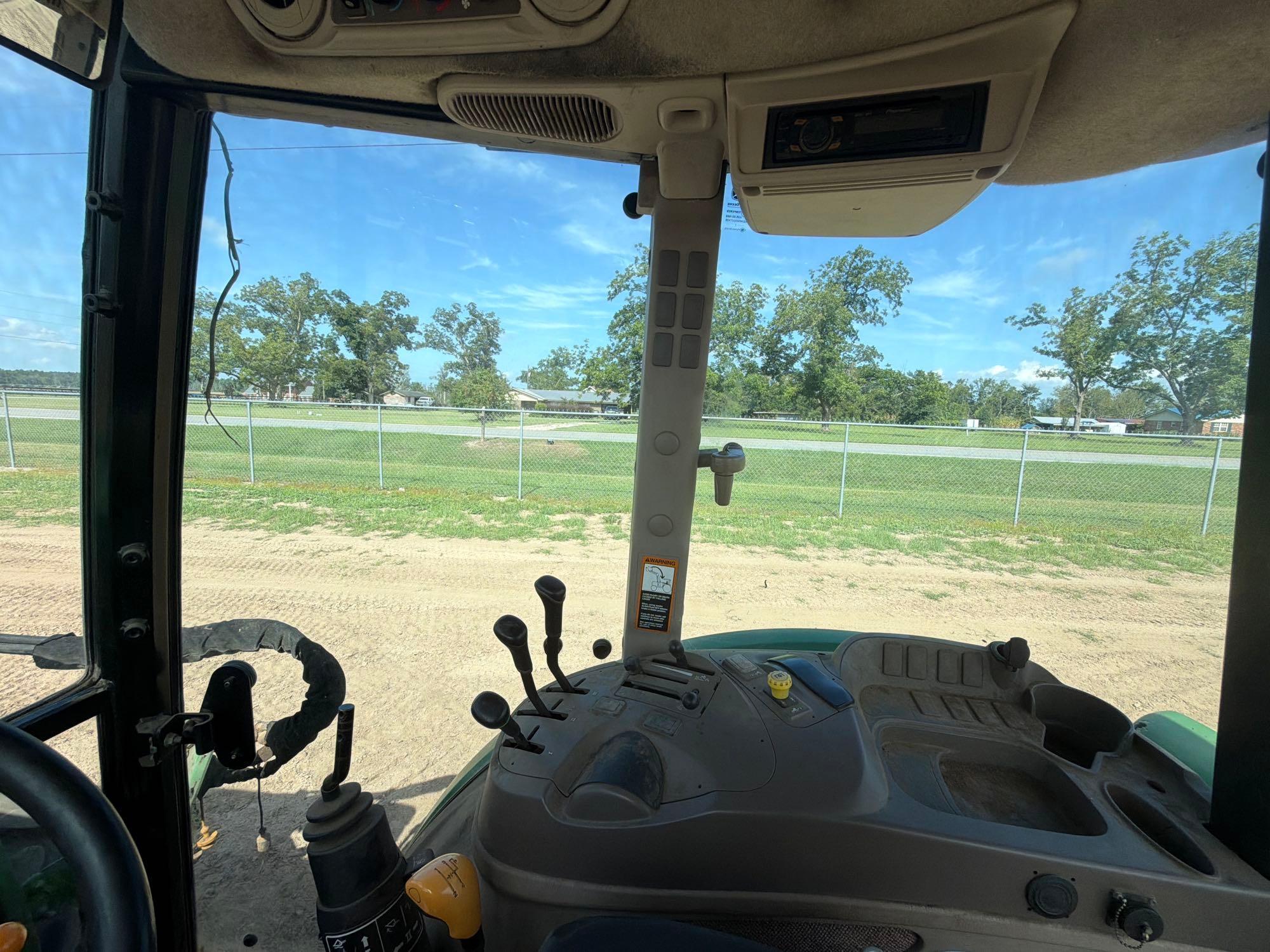 John Deere 5101E