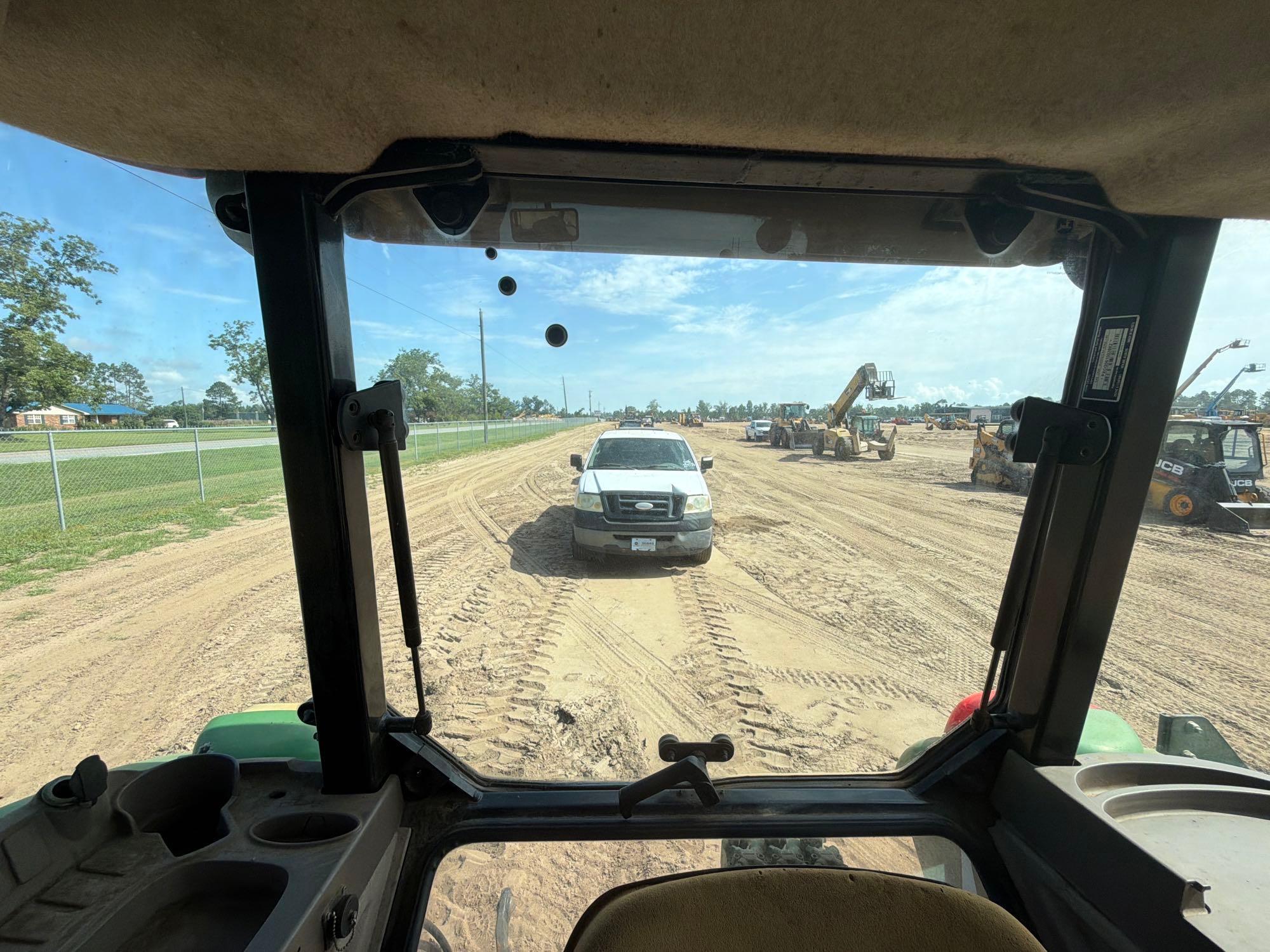 John Deere 5101E