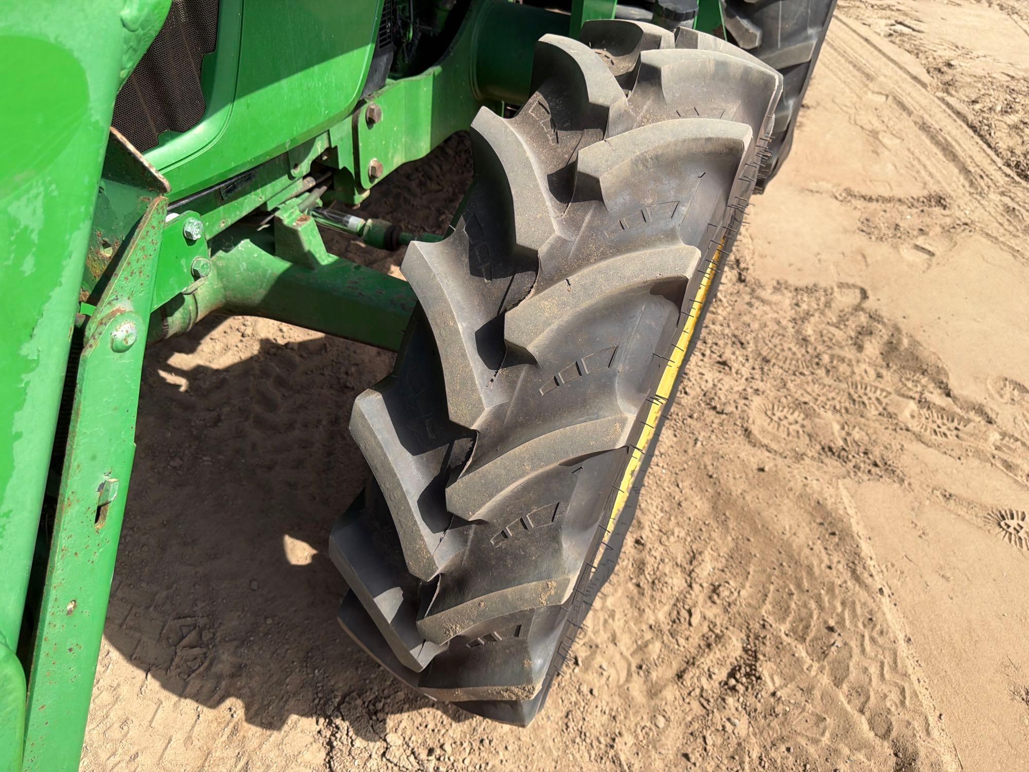 John Deere 5101E