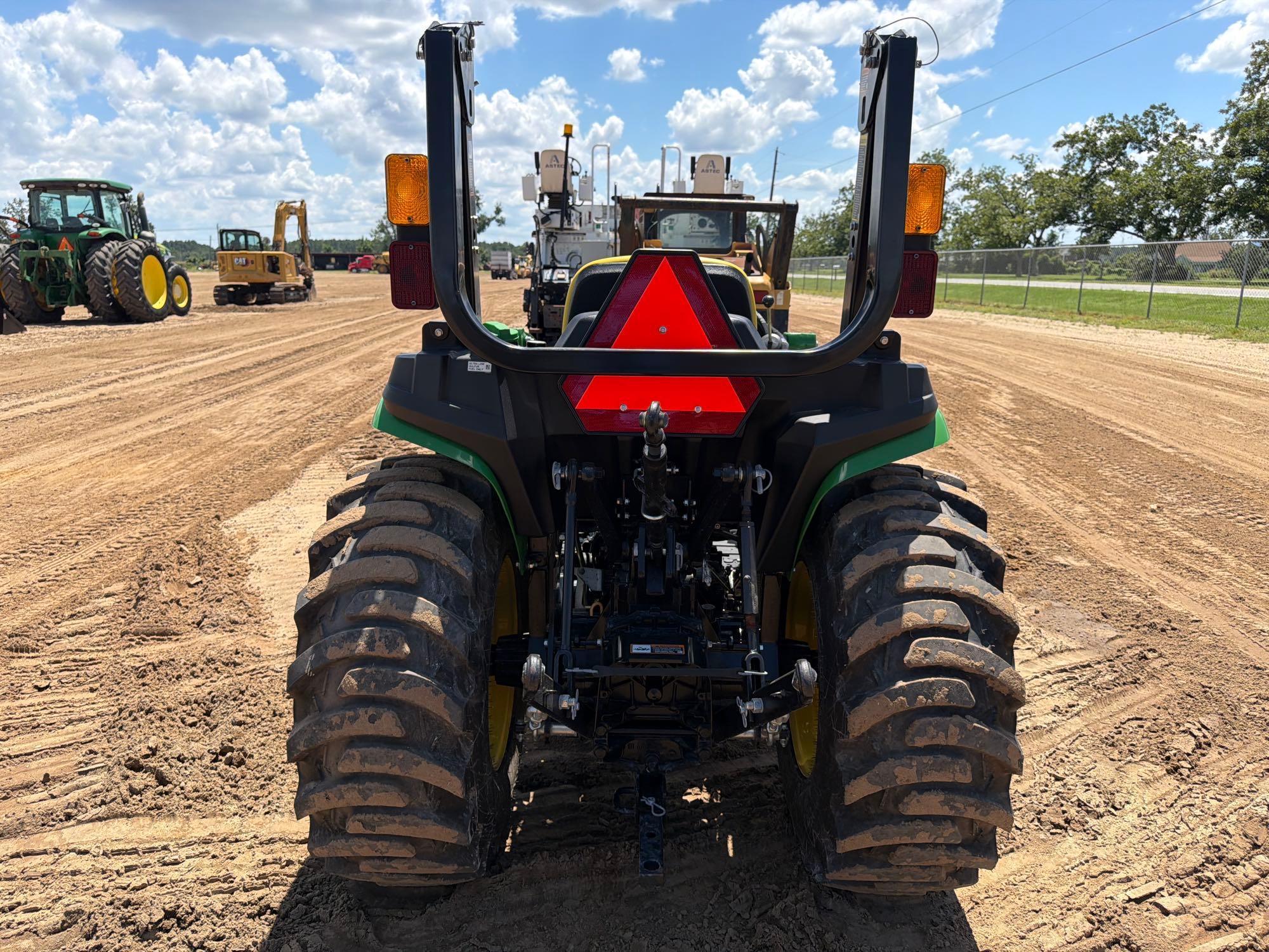John Deere 300E