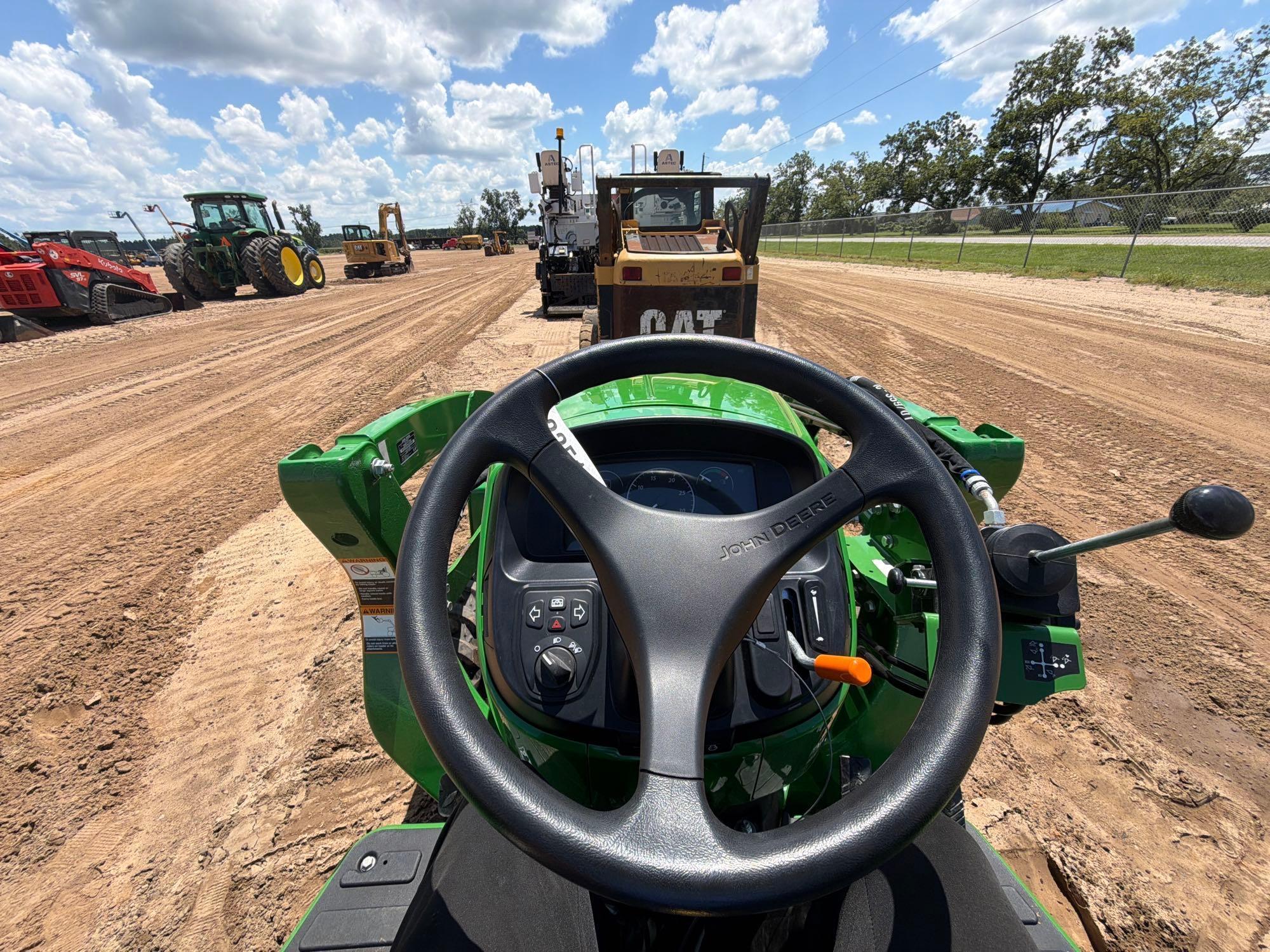 John Deere 300E