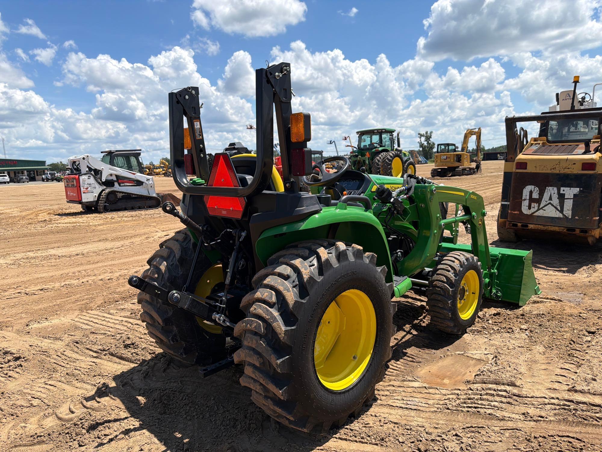 John Deere 300E