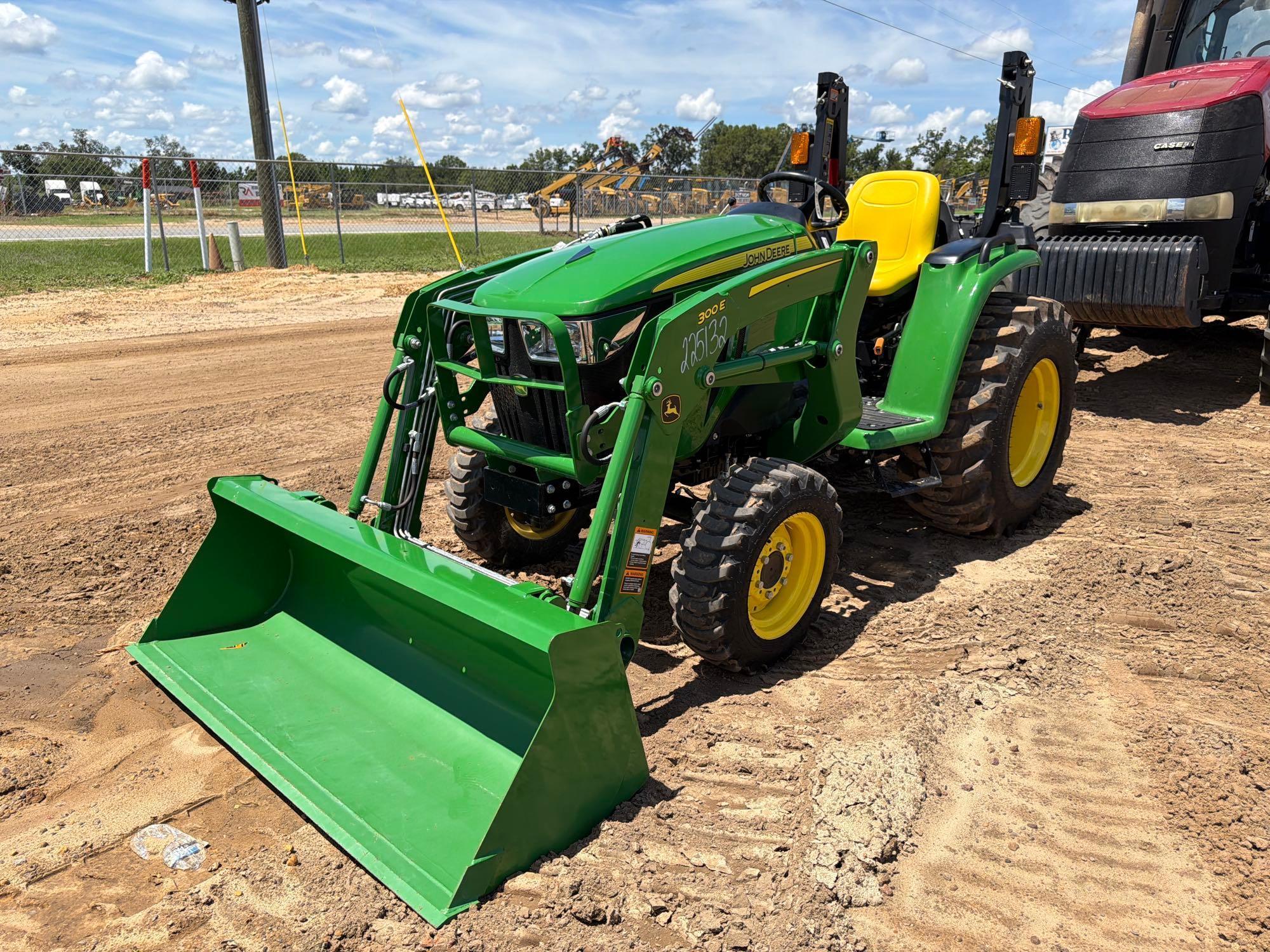 John Deere 300E