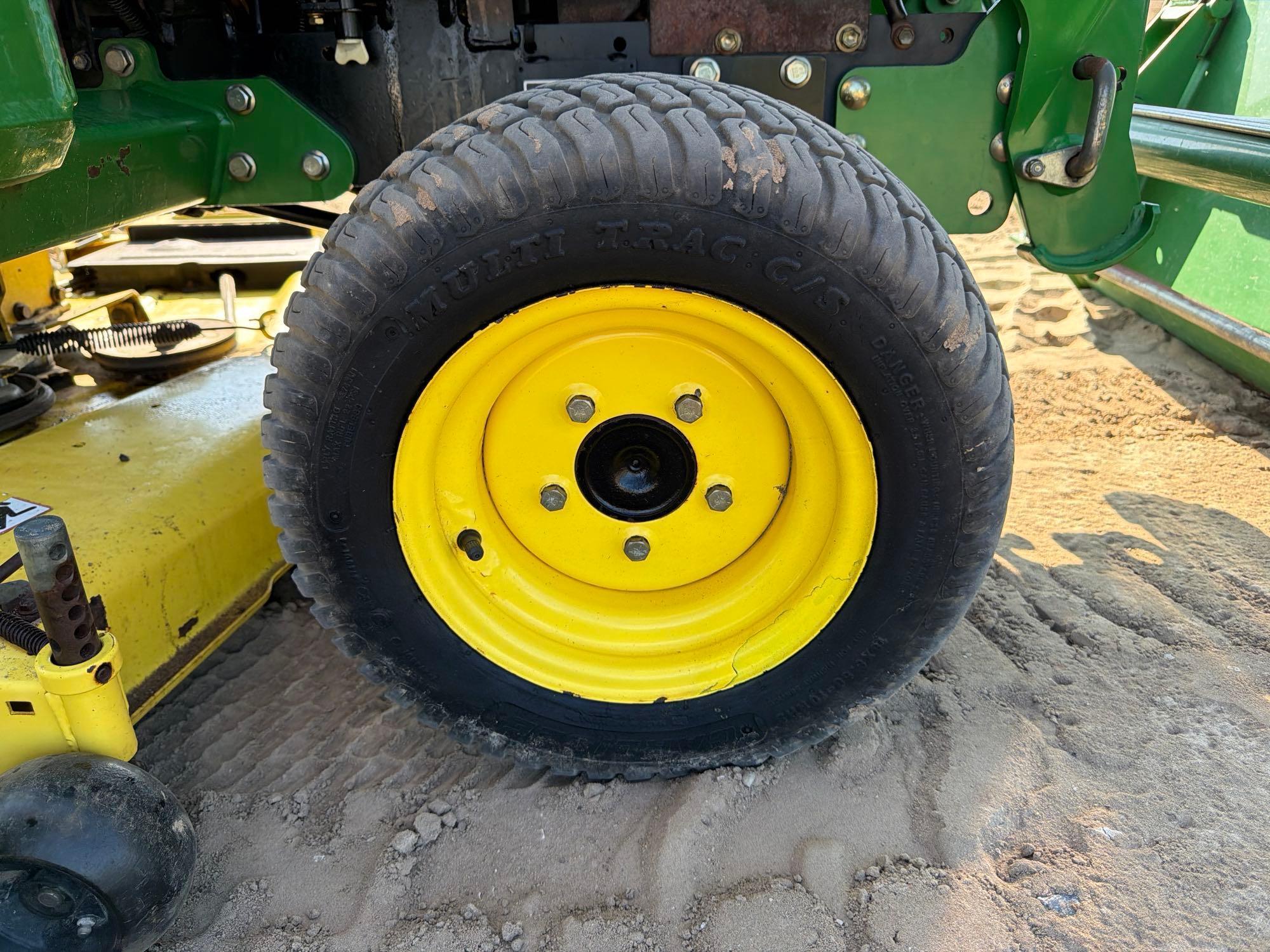 John Deere 2210