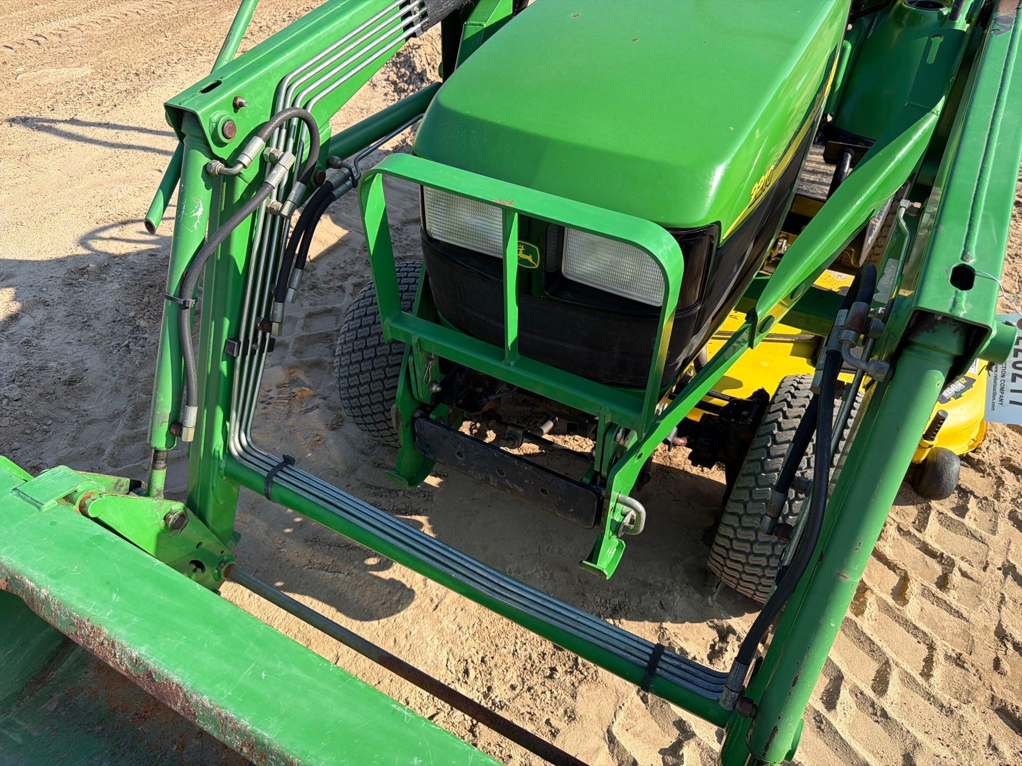 John Deere 2210