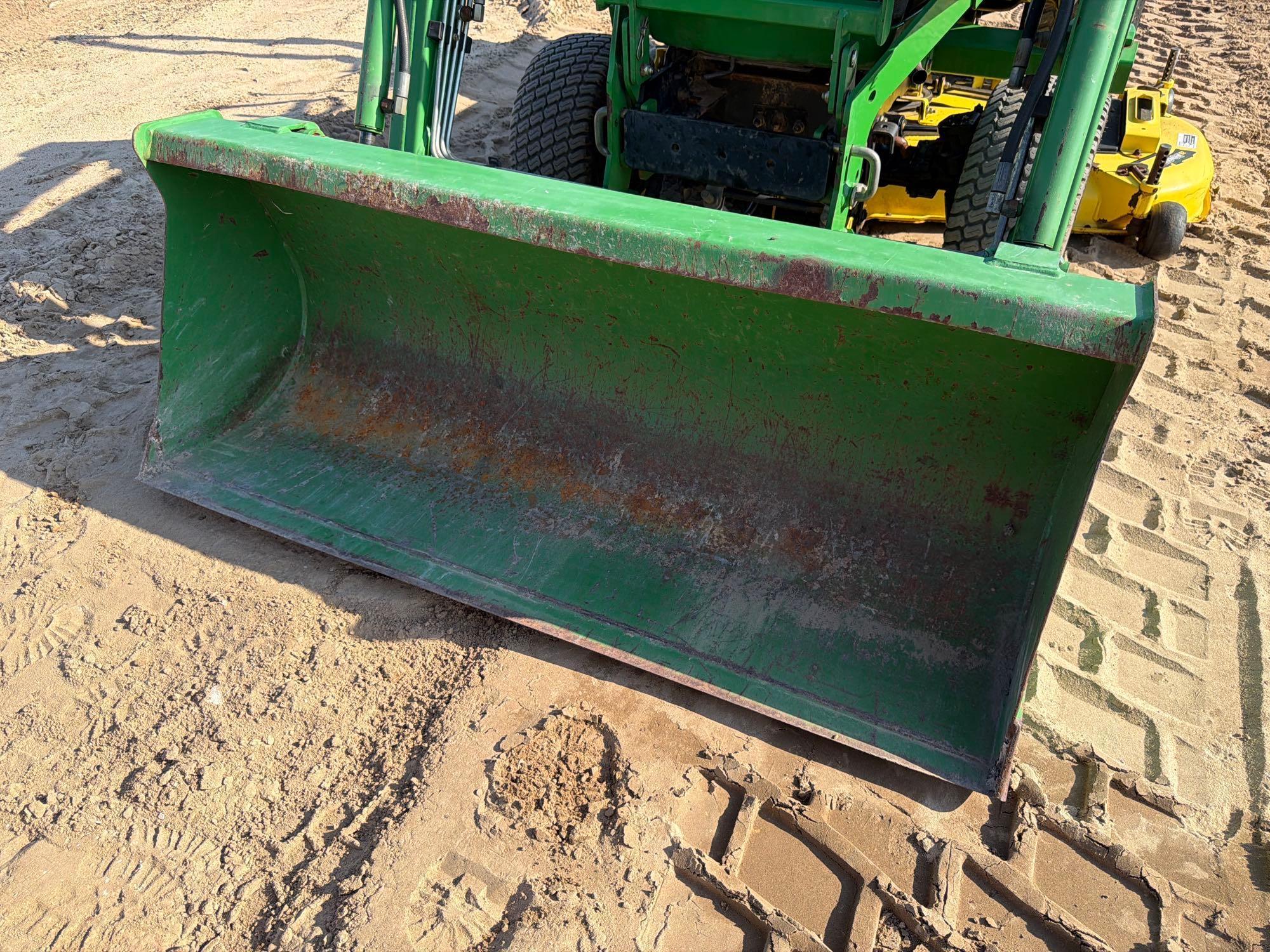 John Deere 2210