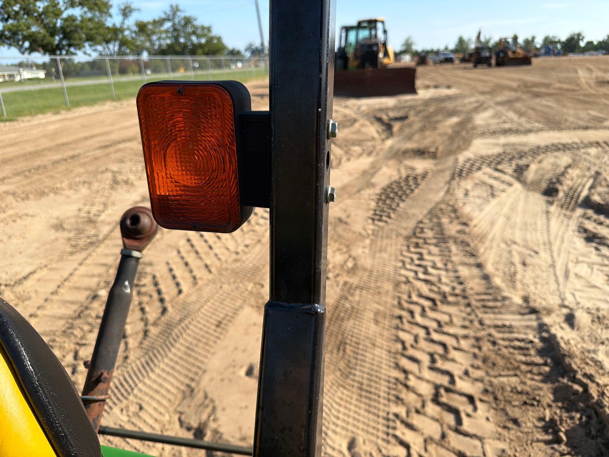 John Deere 2210