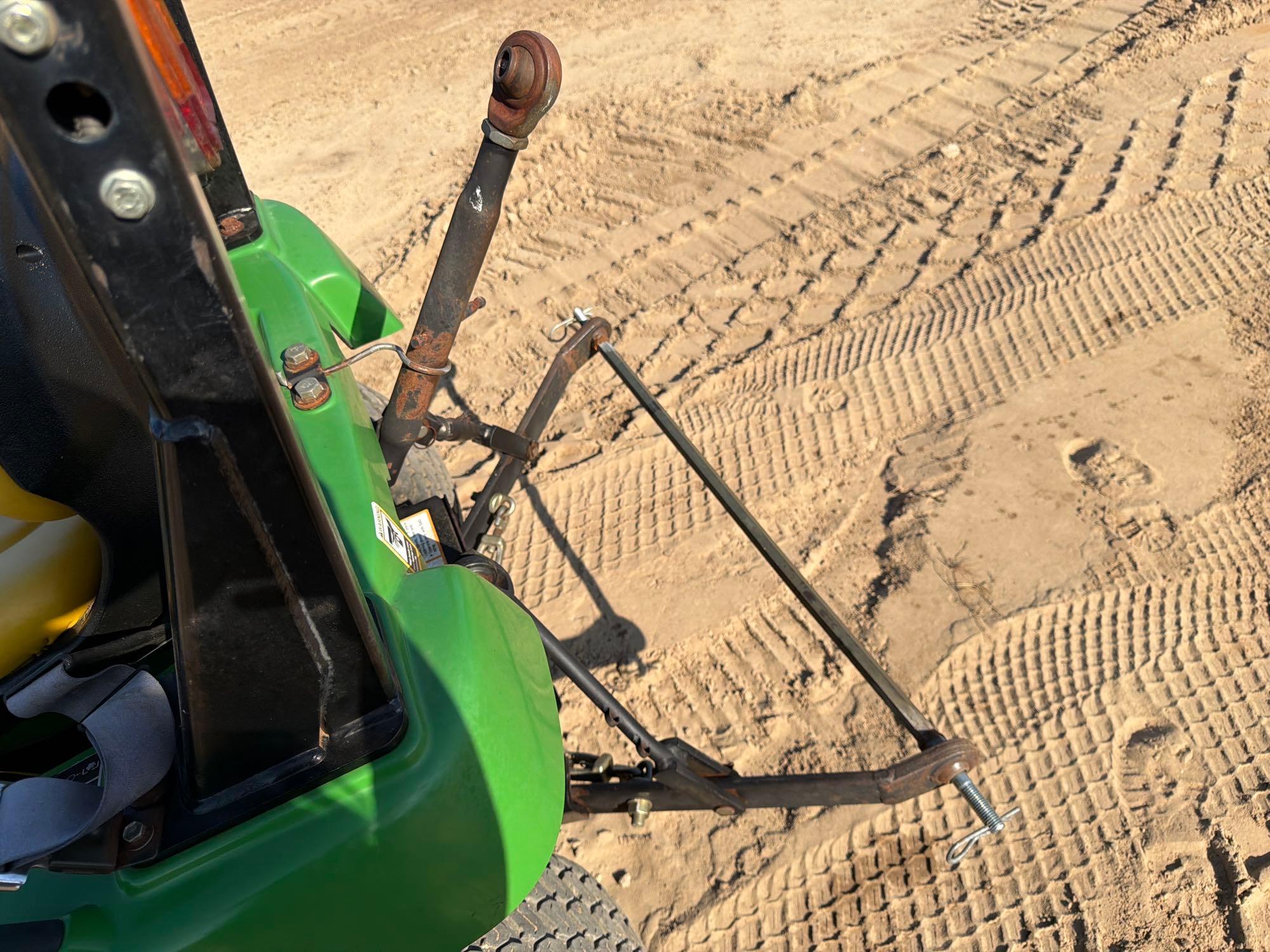 John Deere 2210