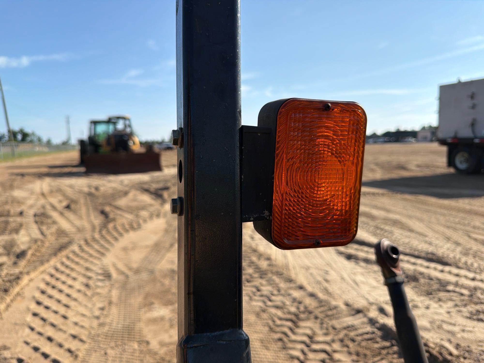 John Deere 2210