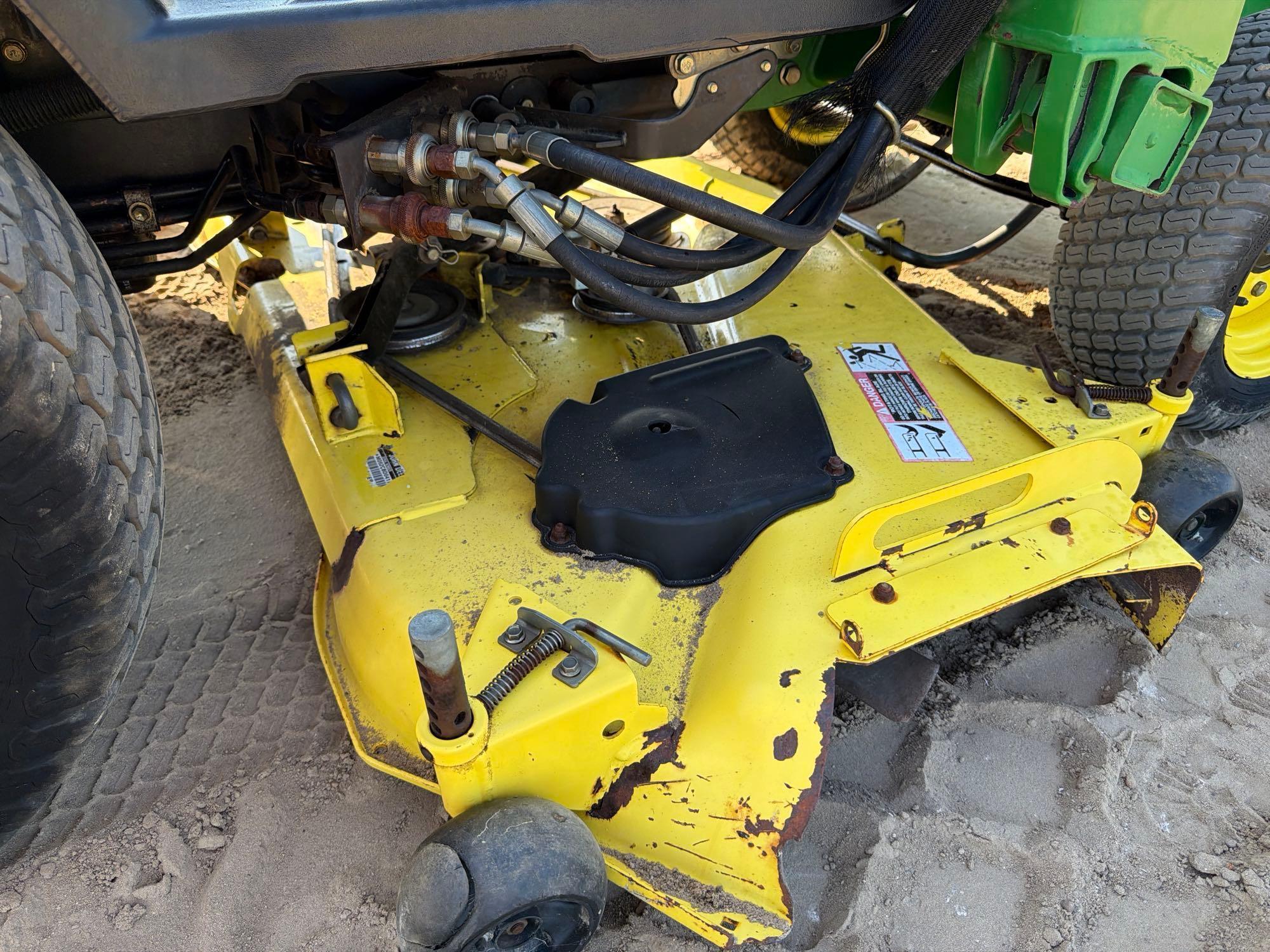 John Deere 2210