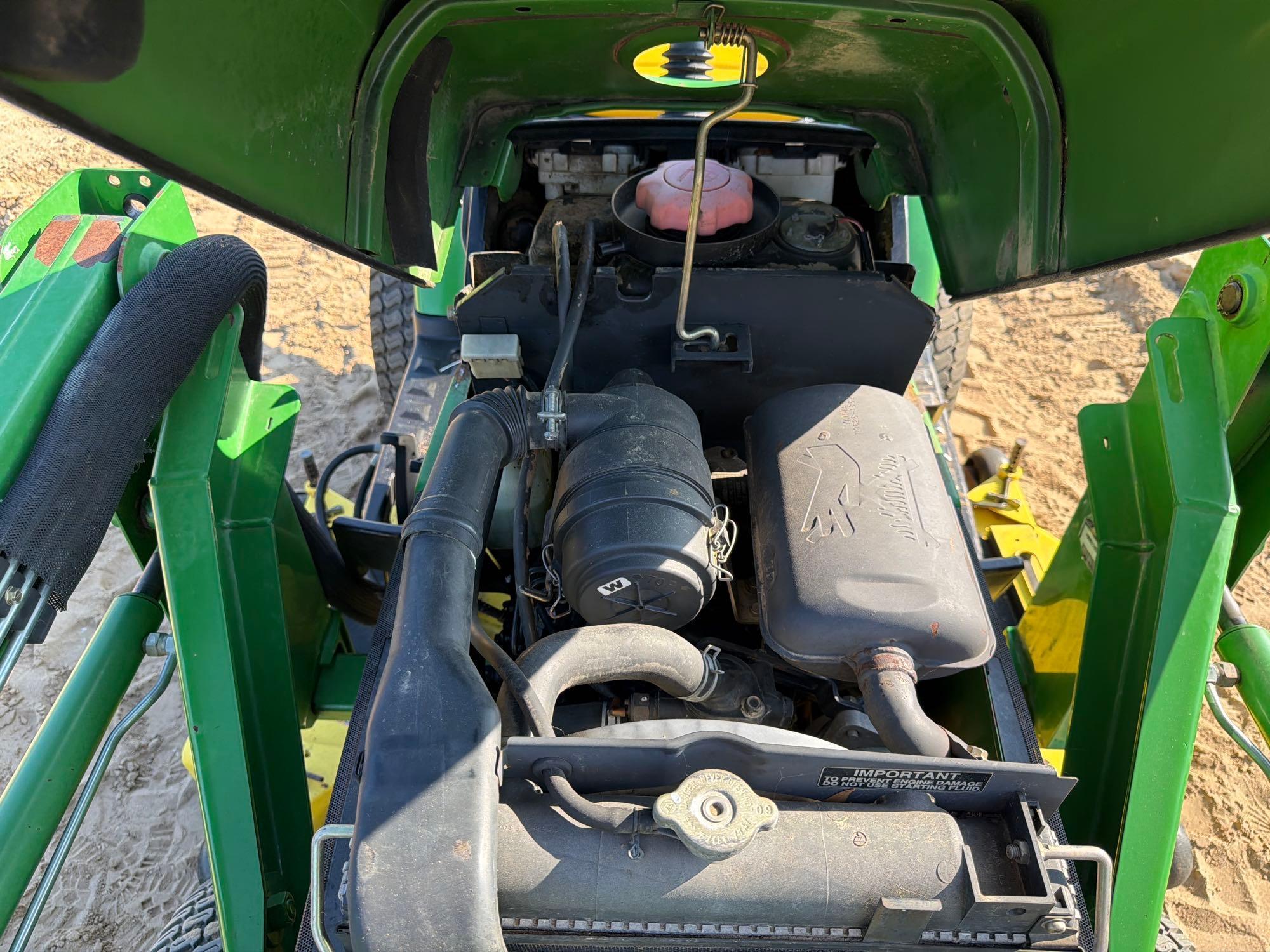 John Deere 2210