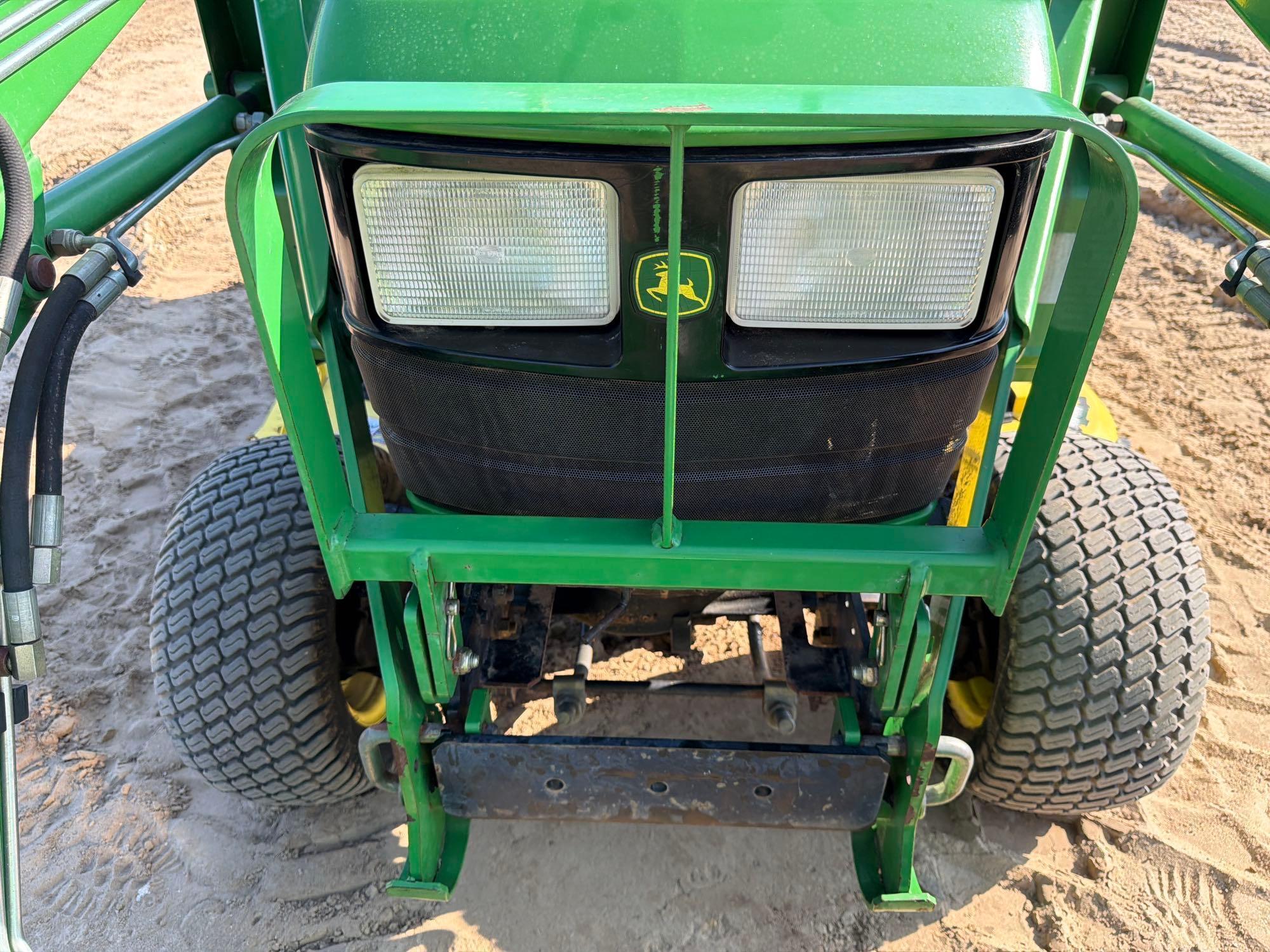 John Deere 2210