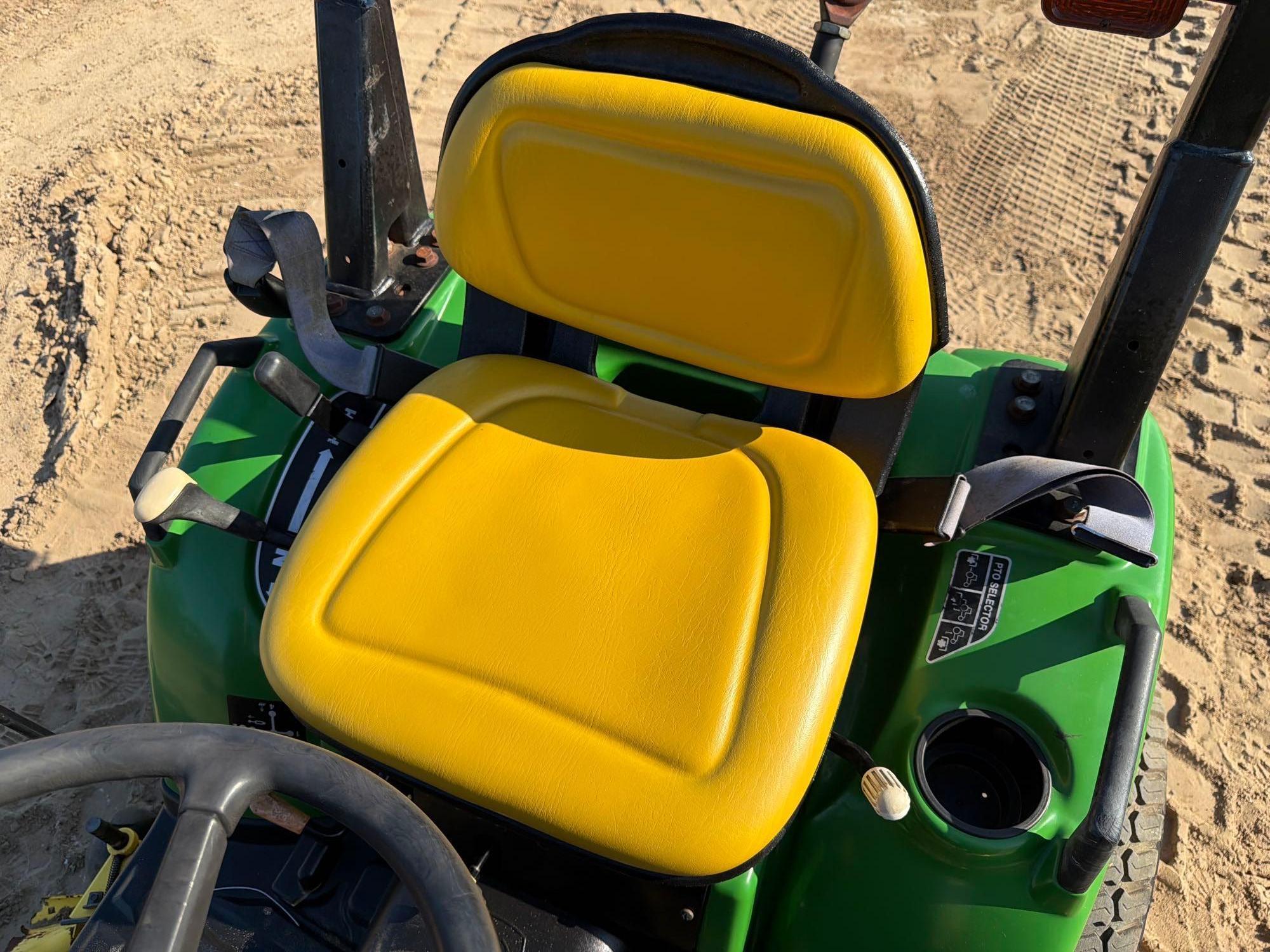 John Deere 2210