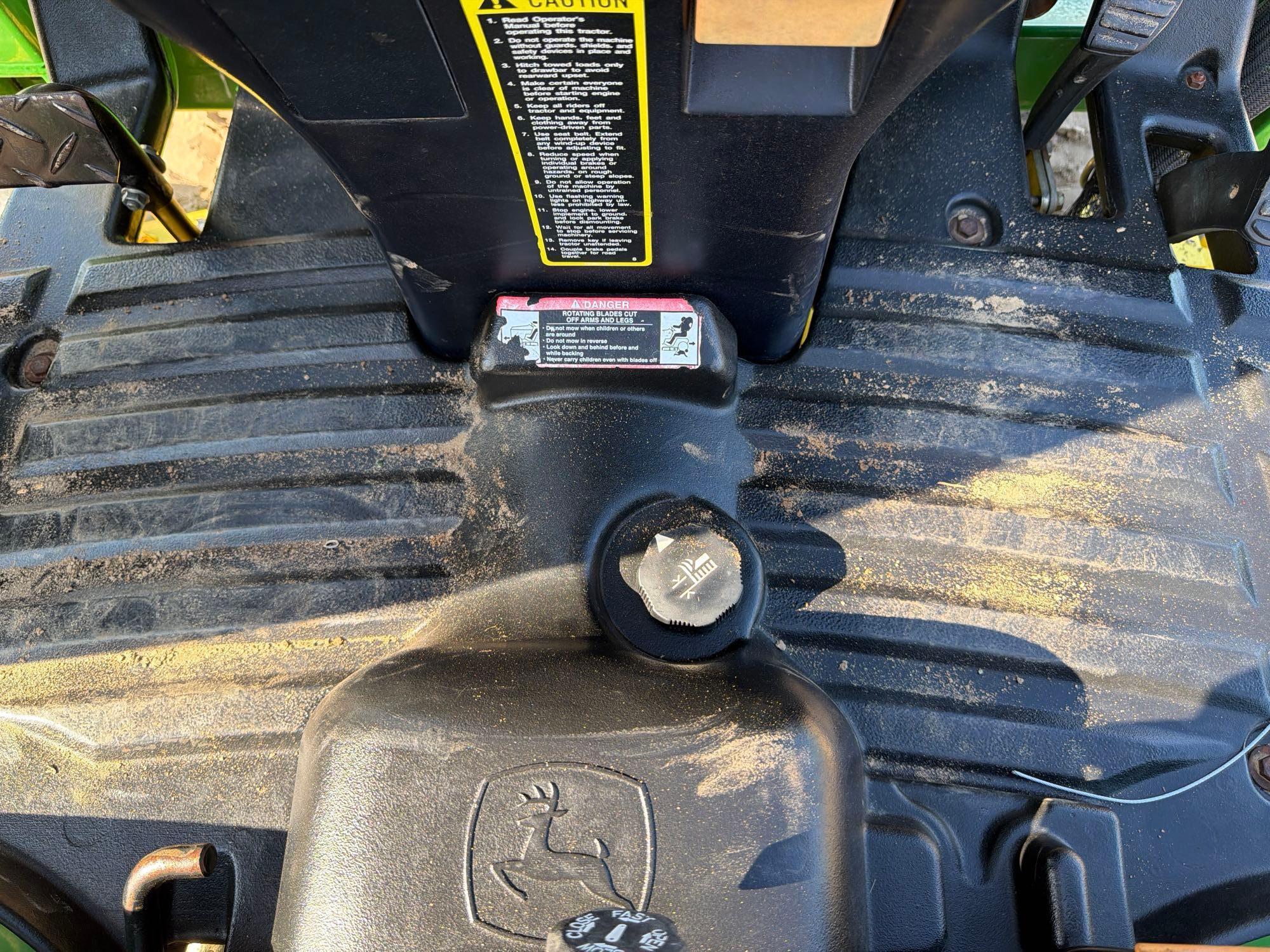 John Deere 2210