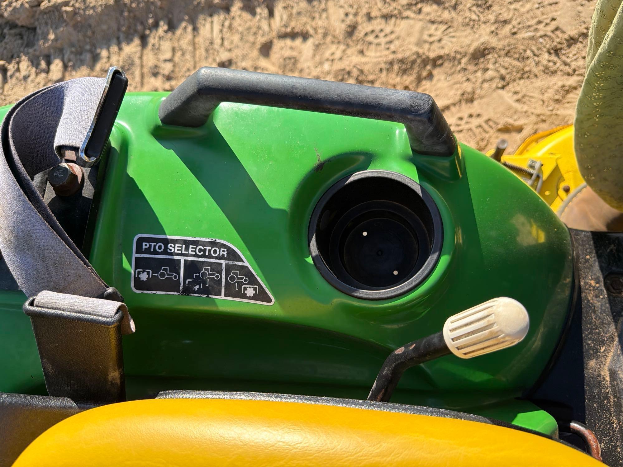 John Deere 2210