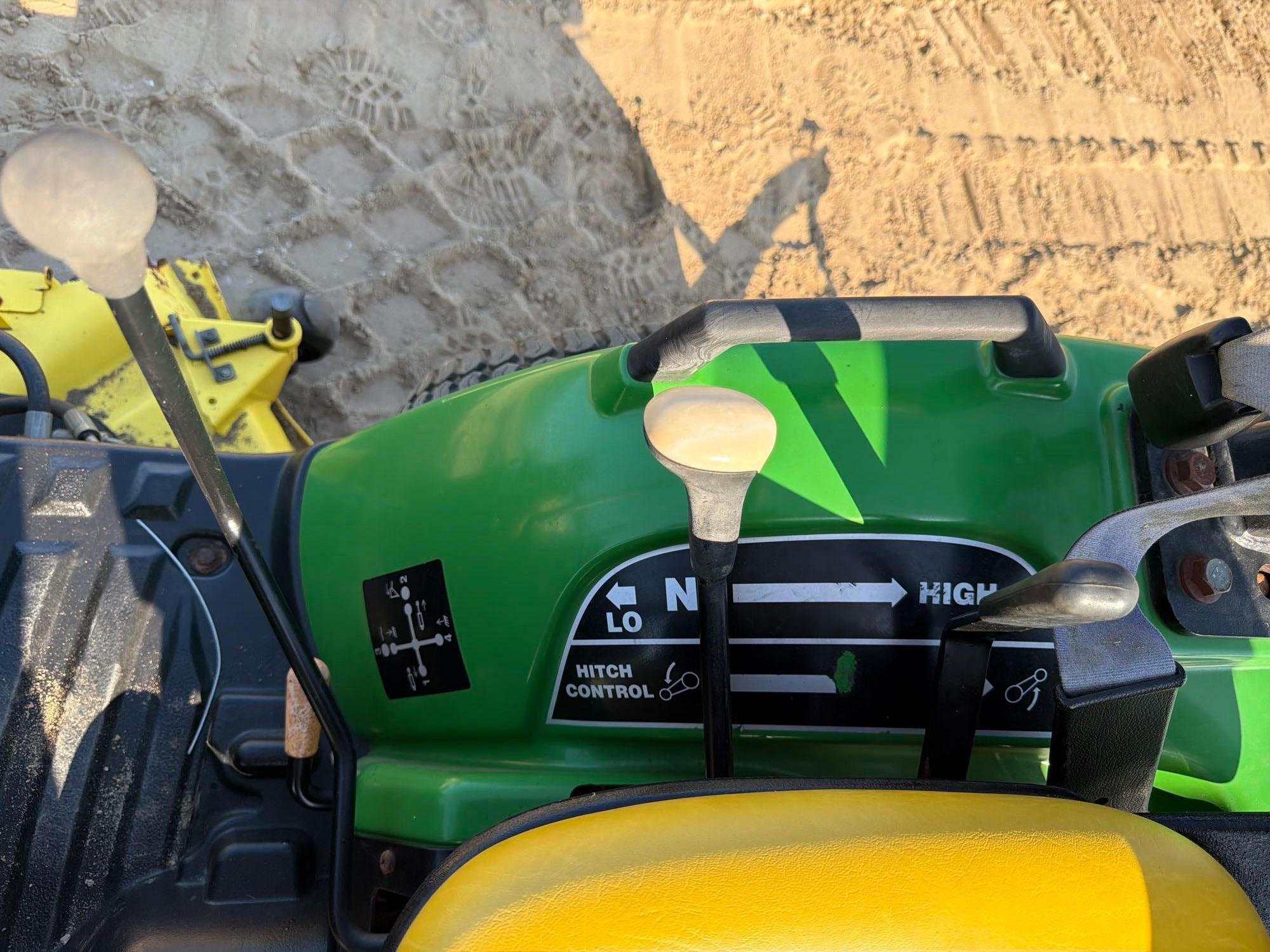 John Deere 2210