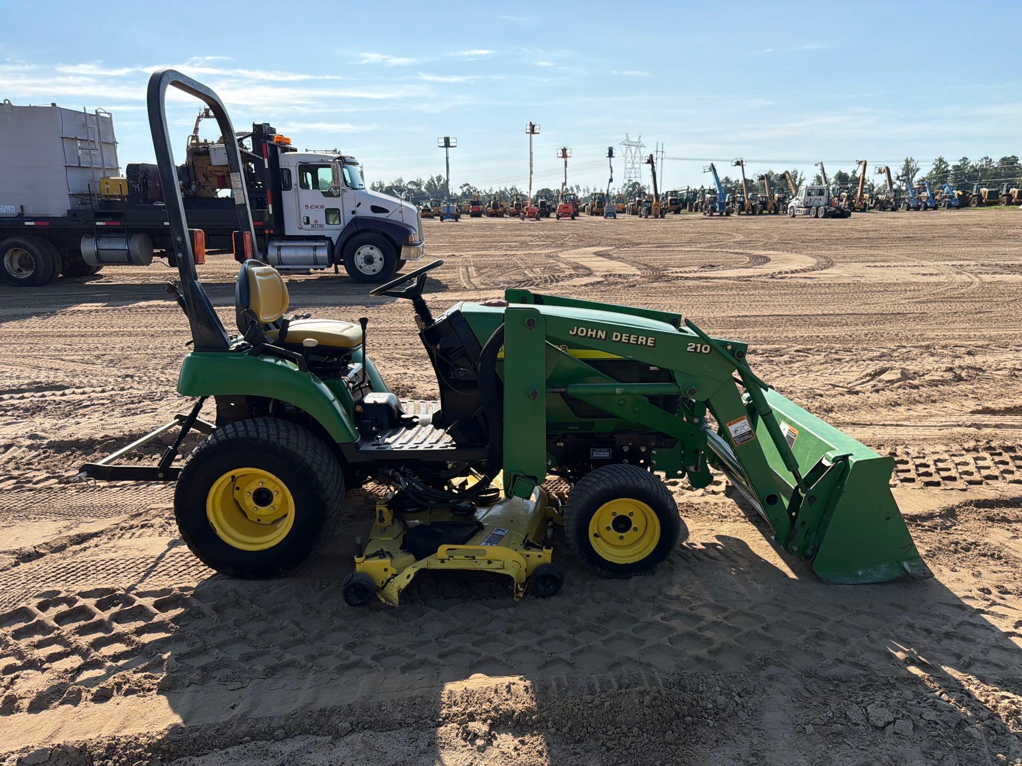 John Deere 2210