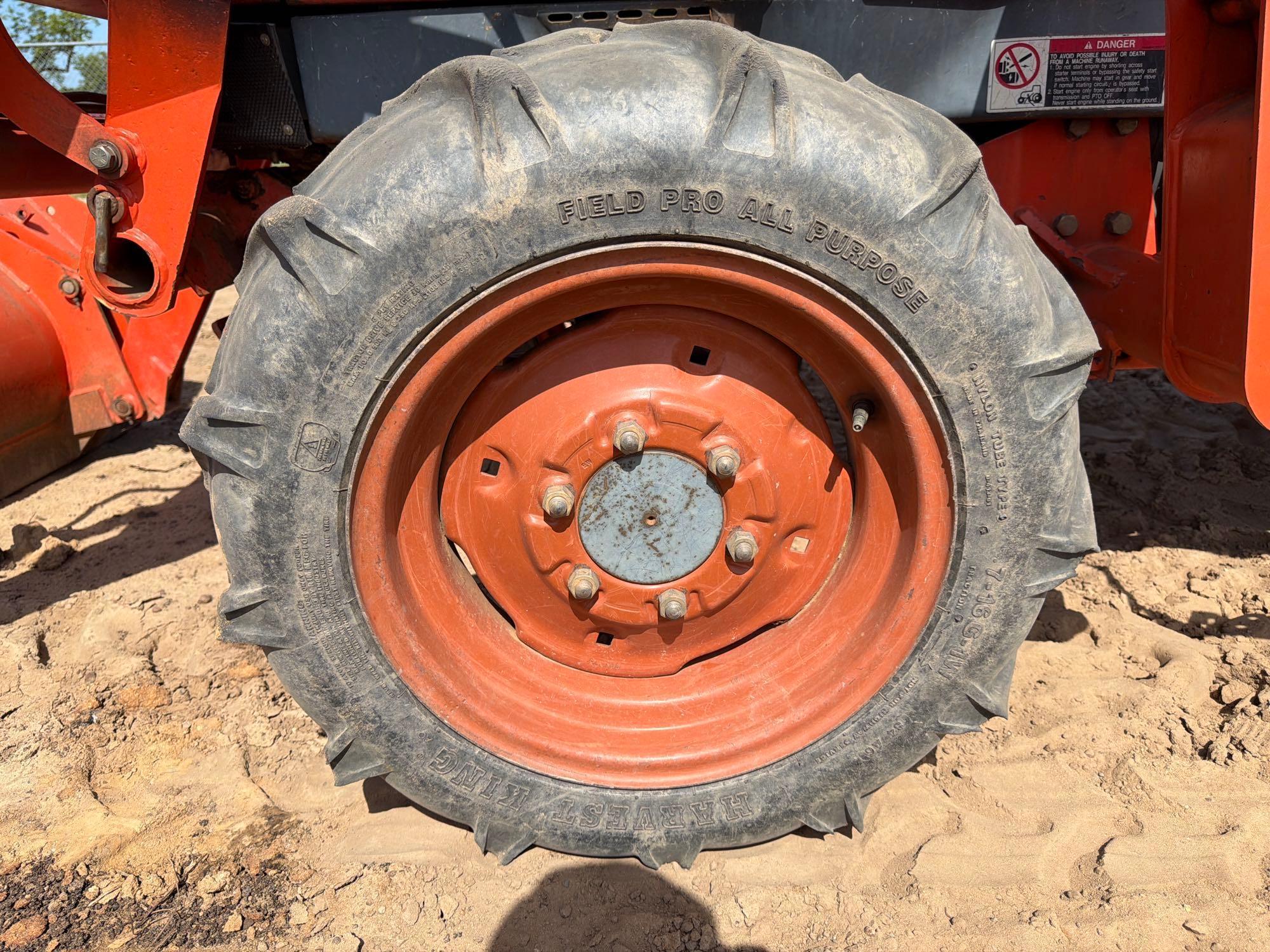 Kubota L3300