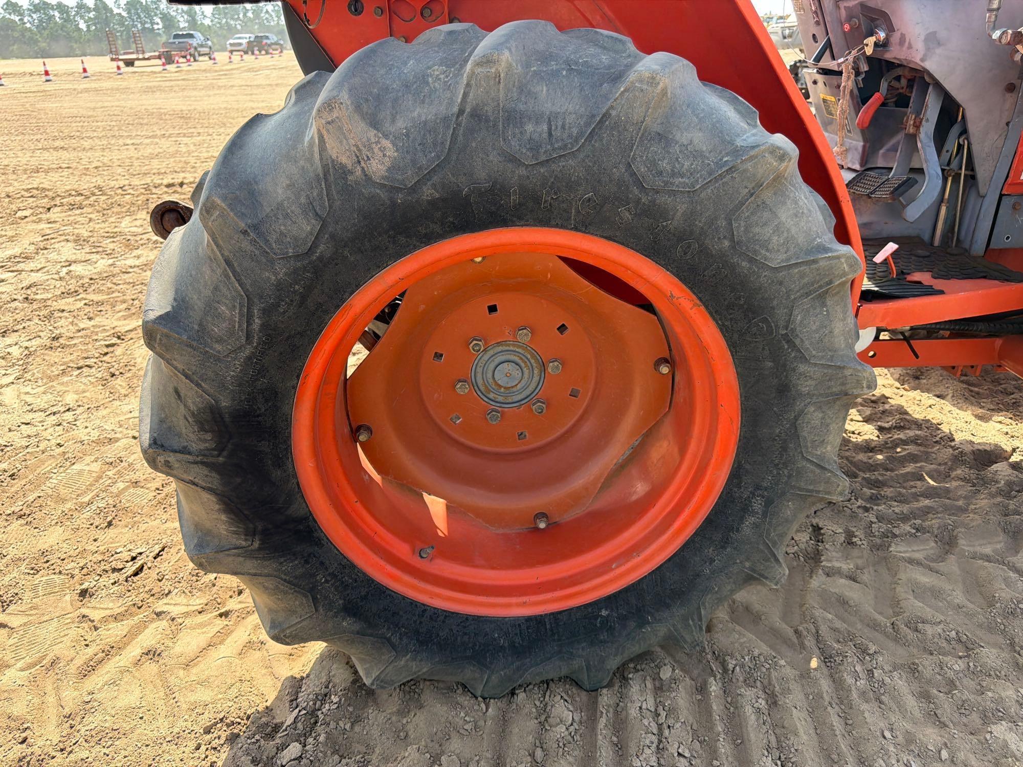 Kubota L3300
