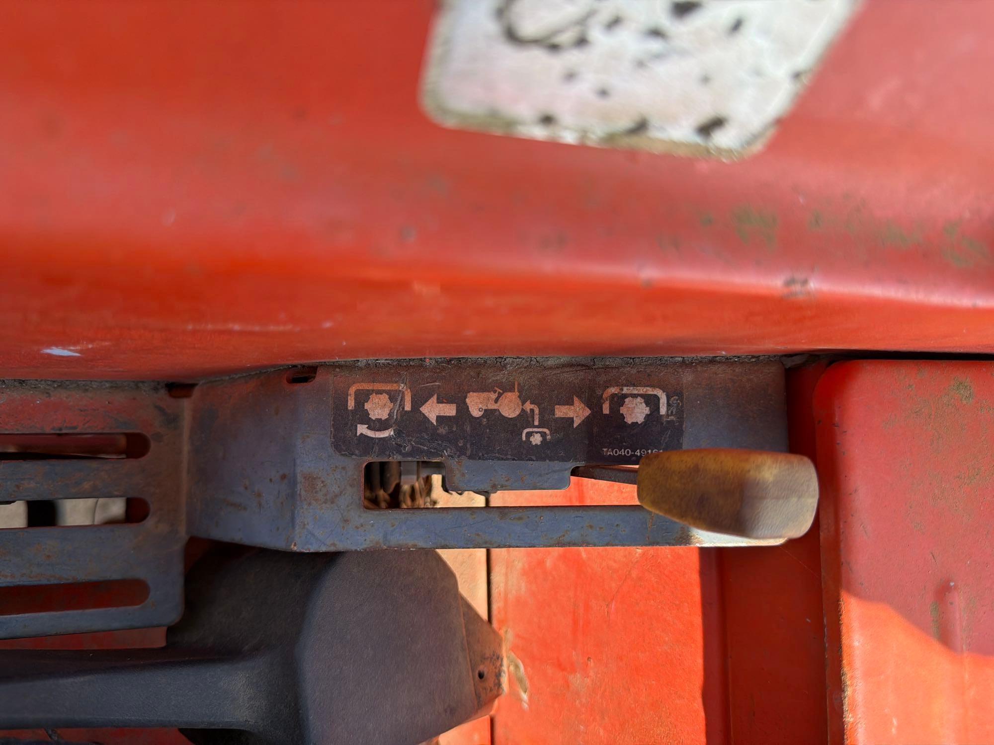 Kubota L3300