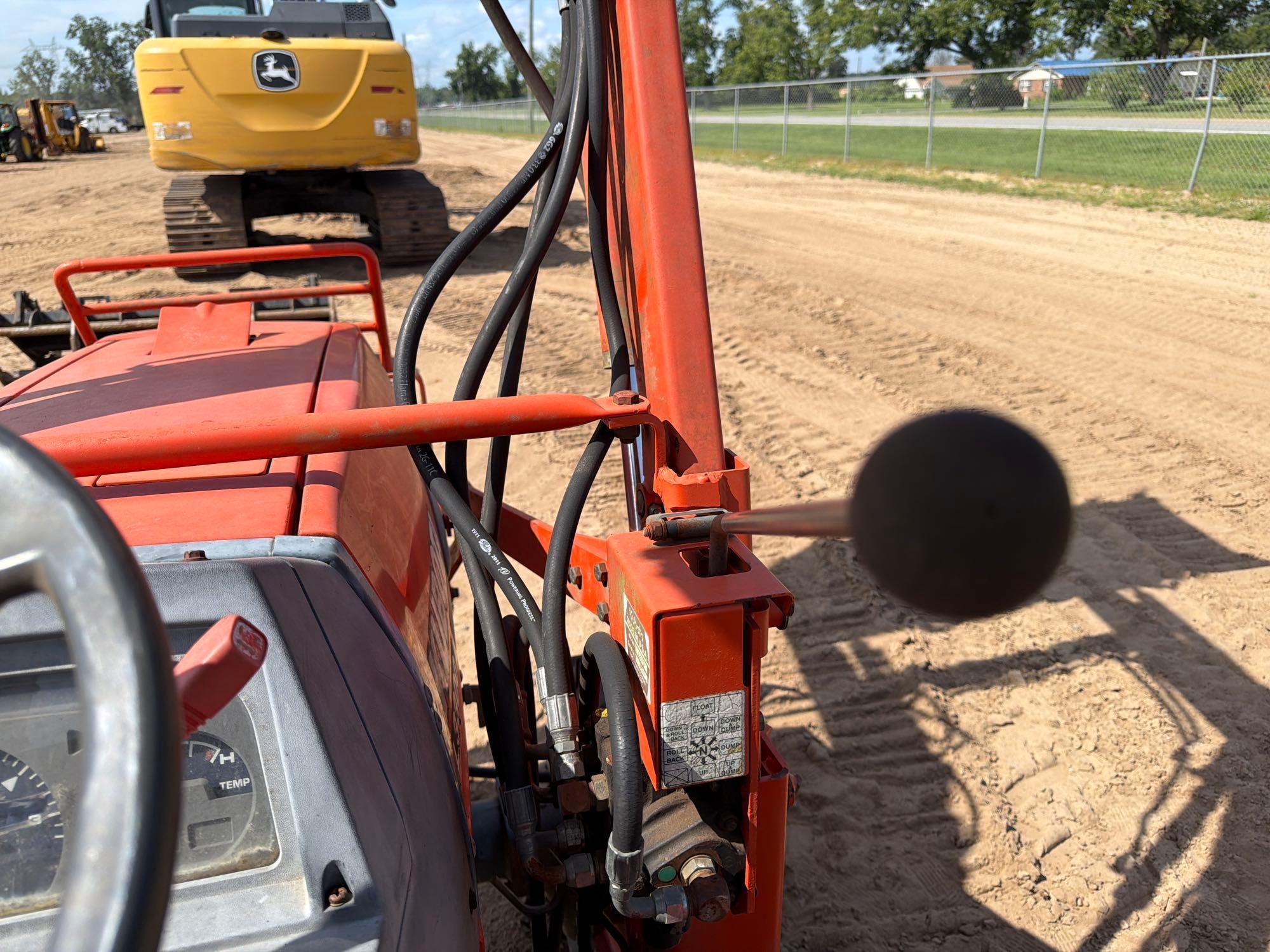 Kubota L3300