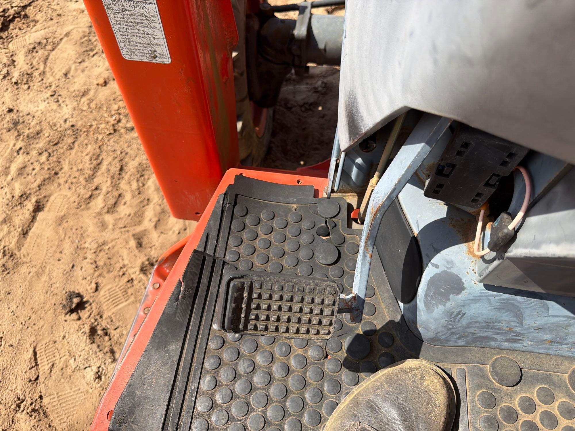 Kubota L3300
