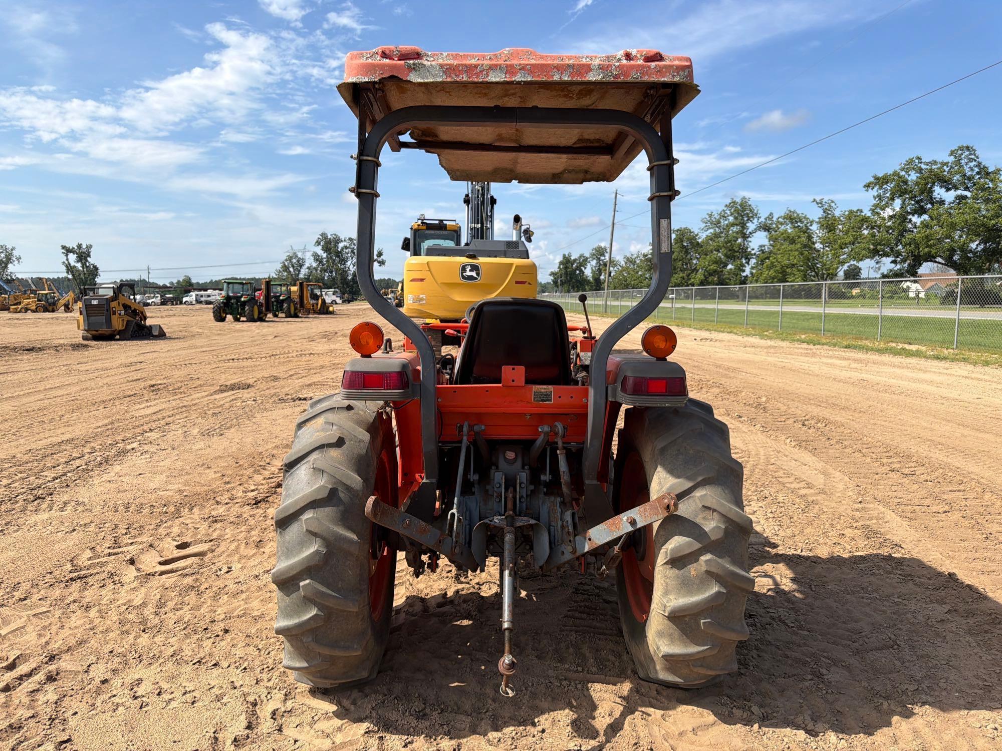 Kubota L3300