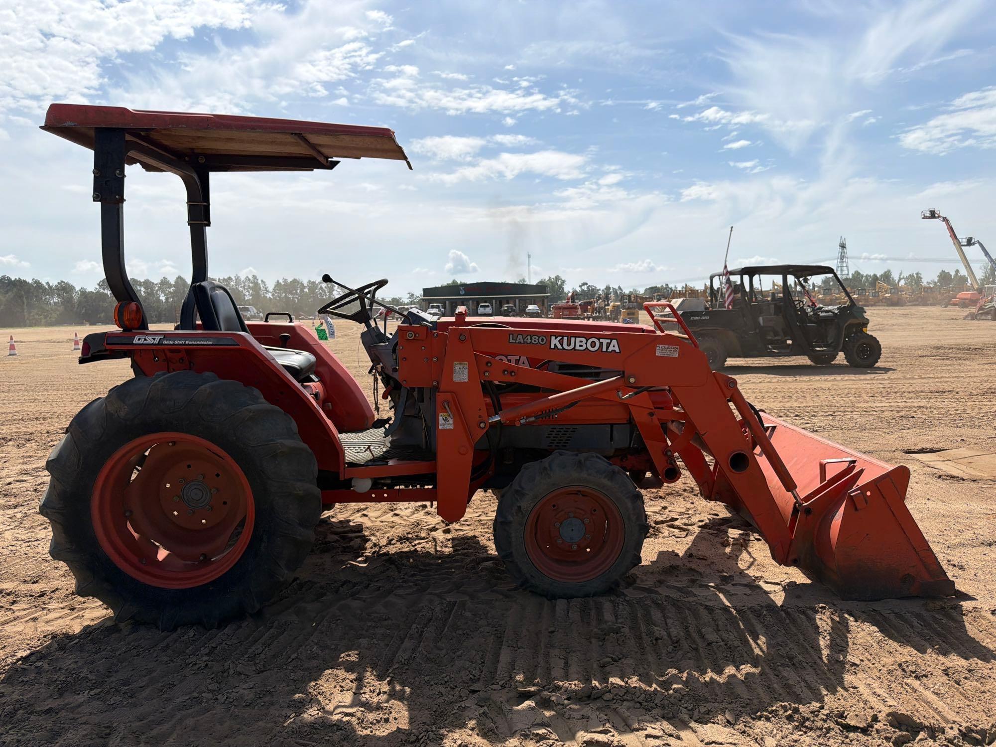 Kubota L3300