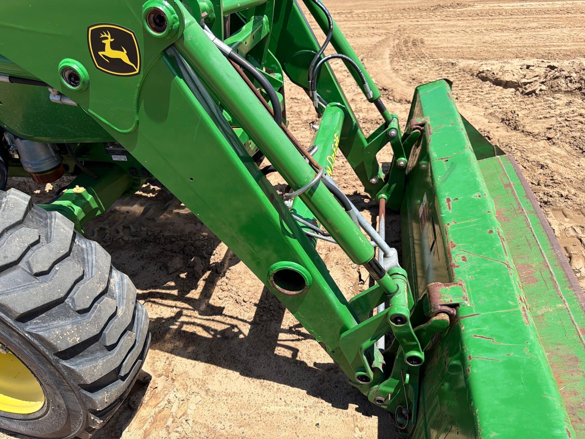 John Deere 4066R