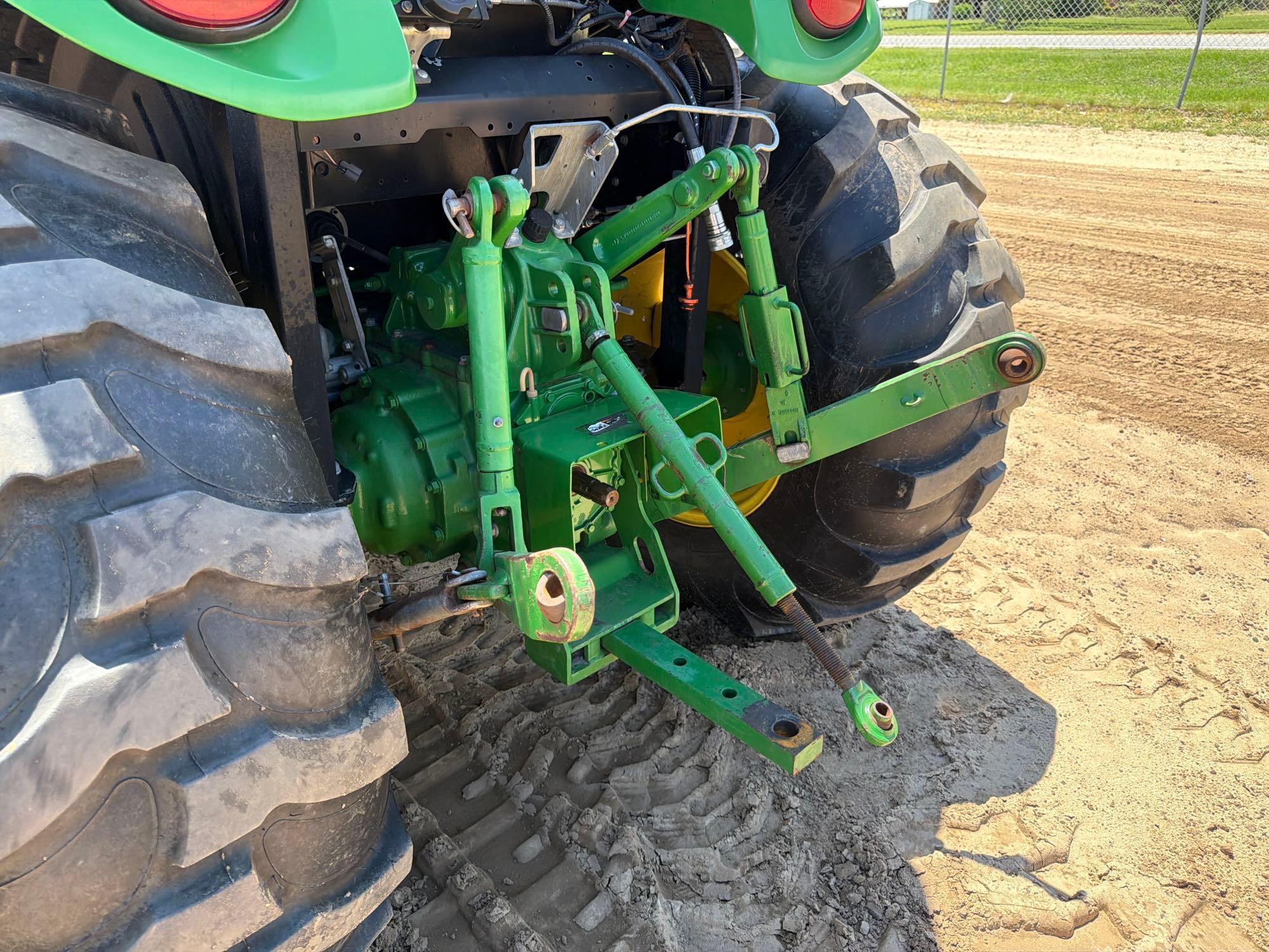 John Deere 4066R