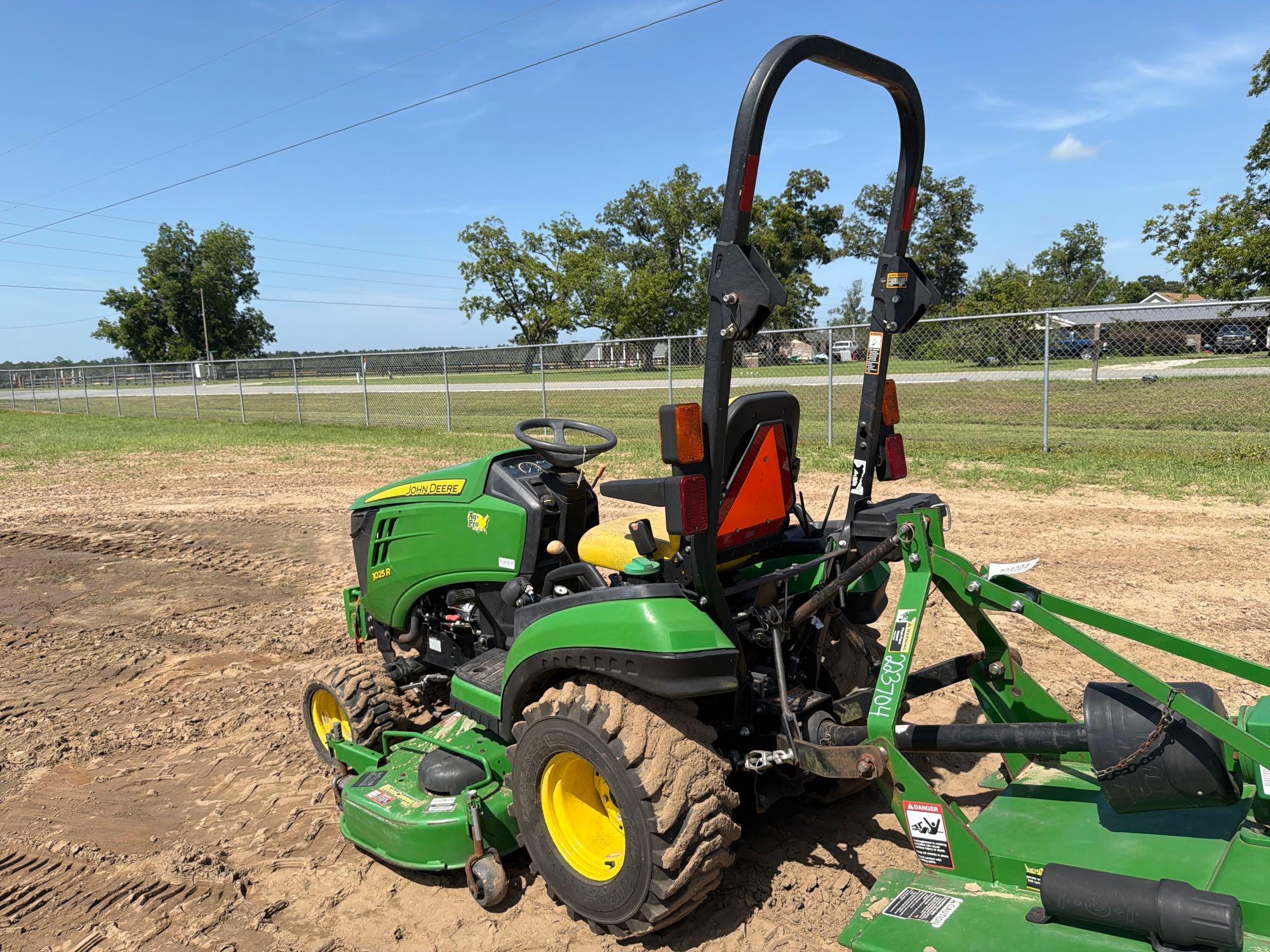 John Deere 1025R