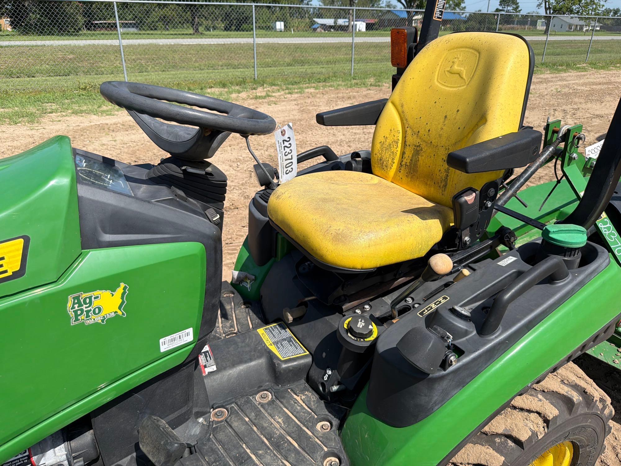 John Deere 1025R