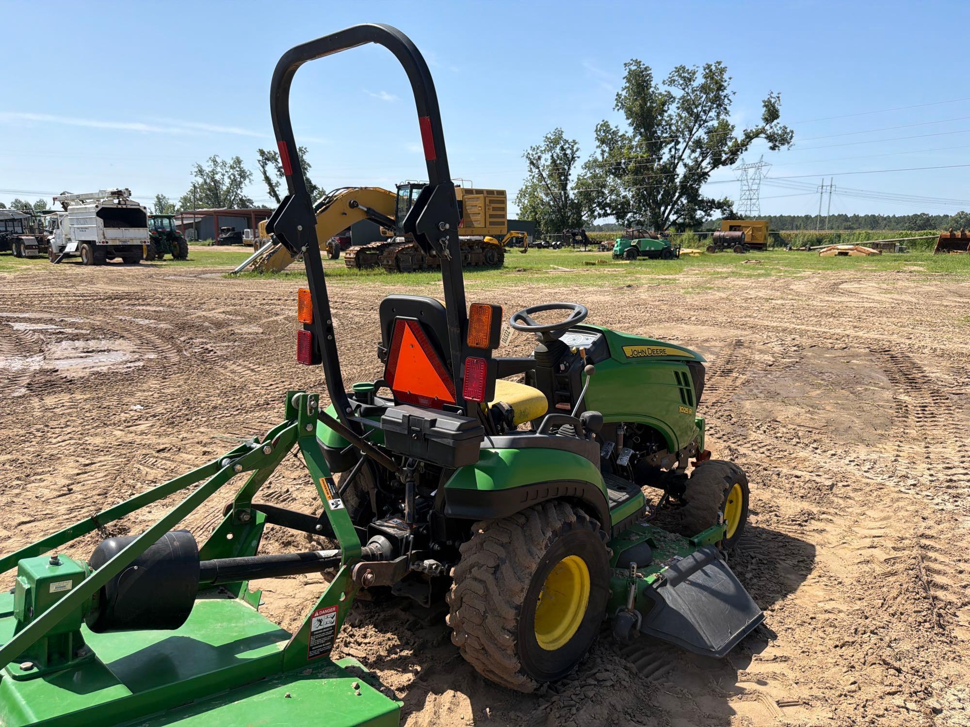 John Deere 1025R