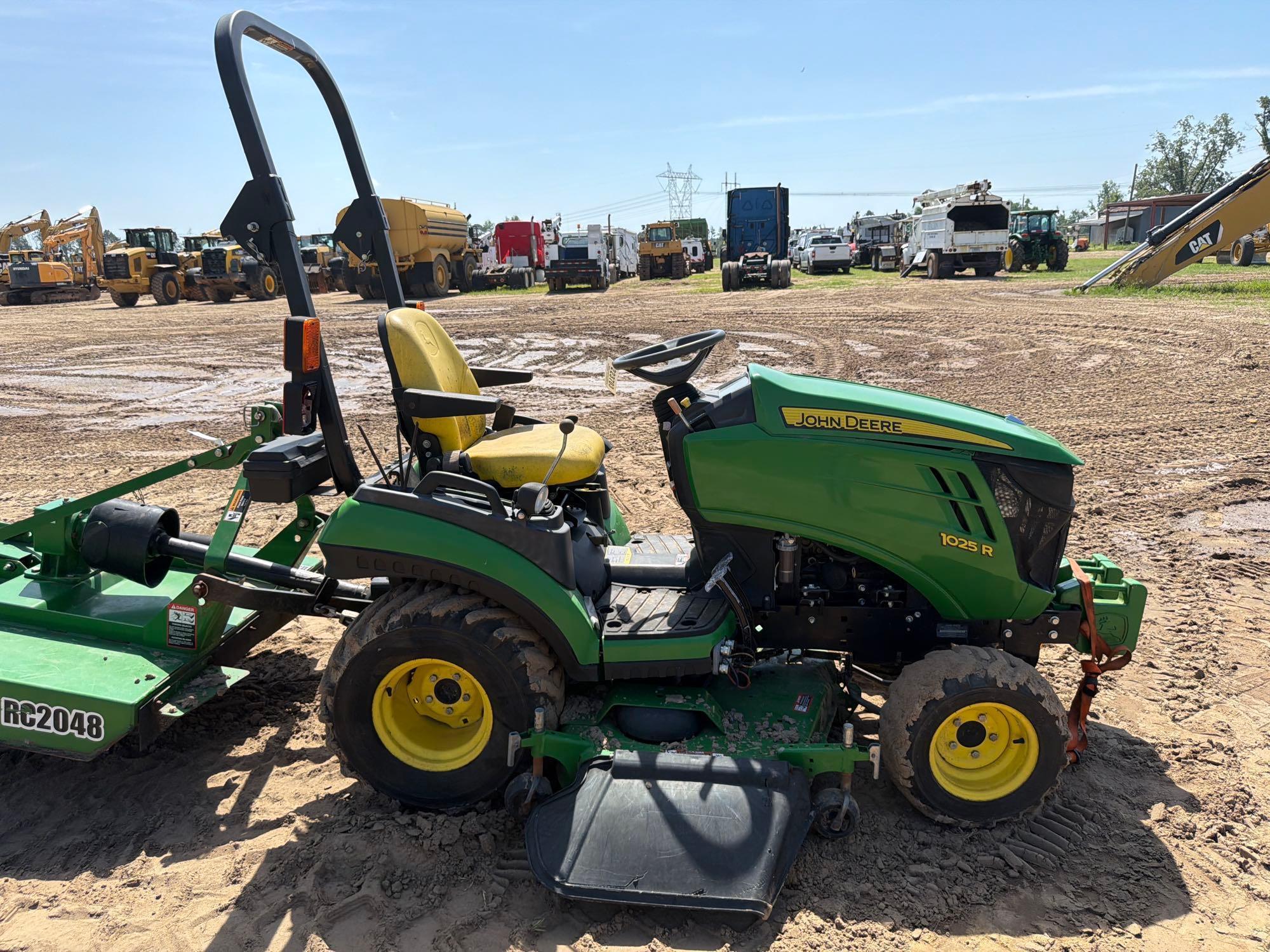 John Deere 1025R