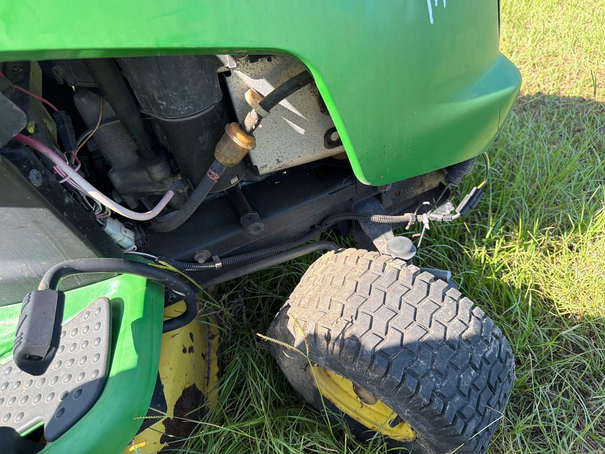 John Deere L118