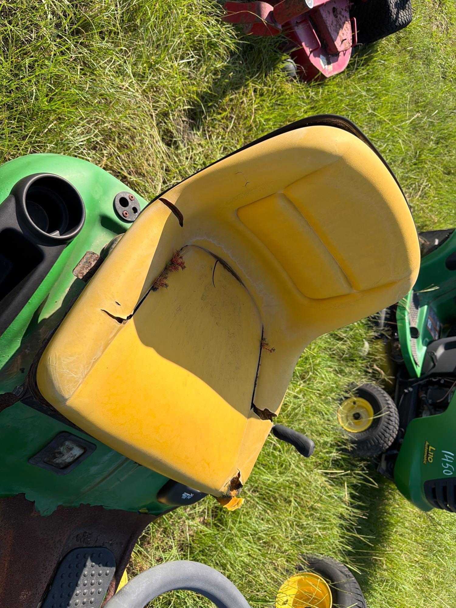 John Deere L118