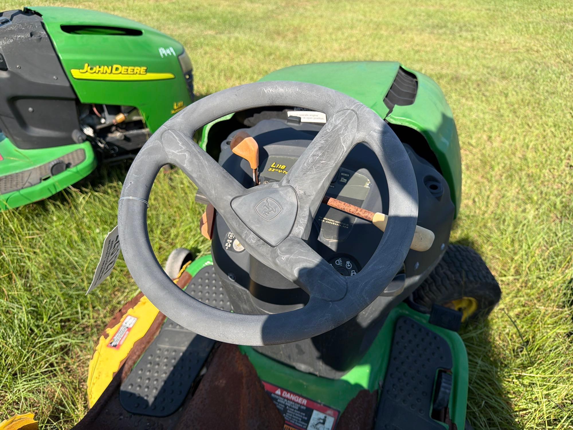 John Deere L118