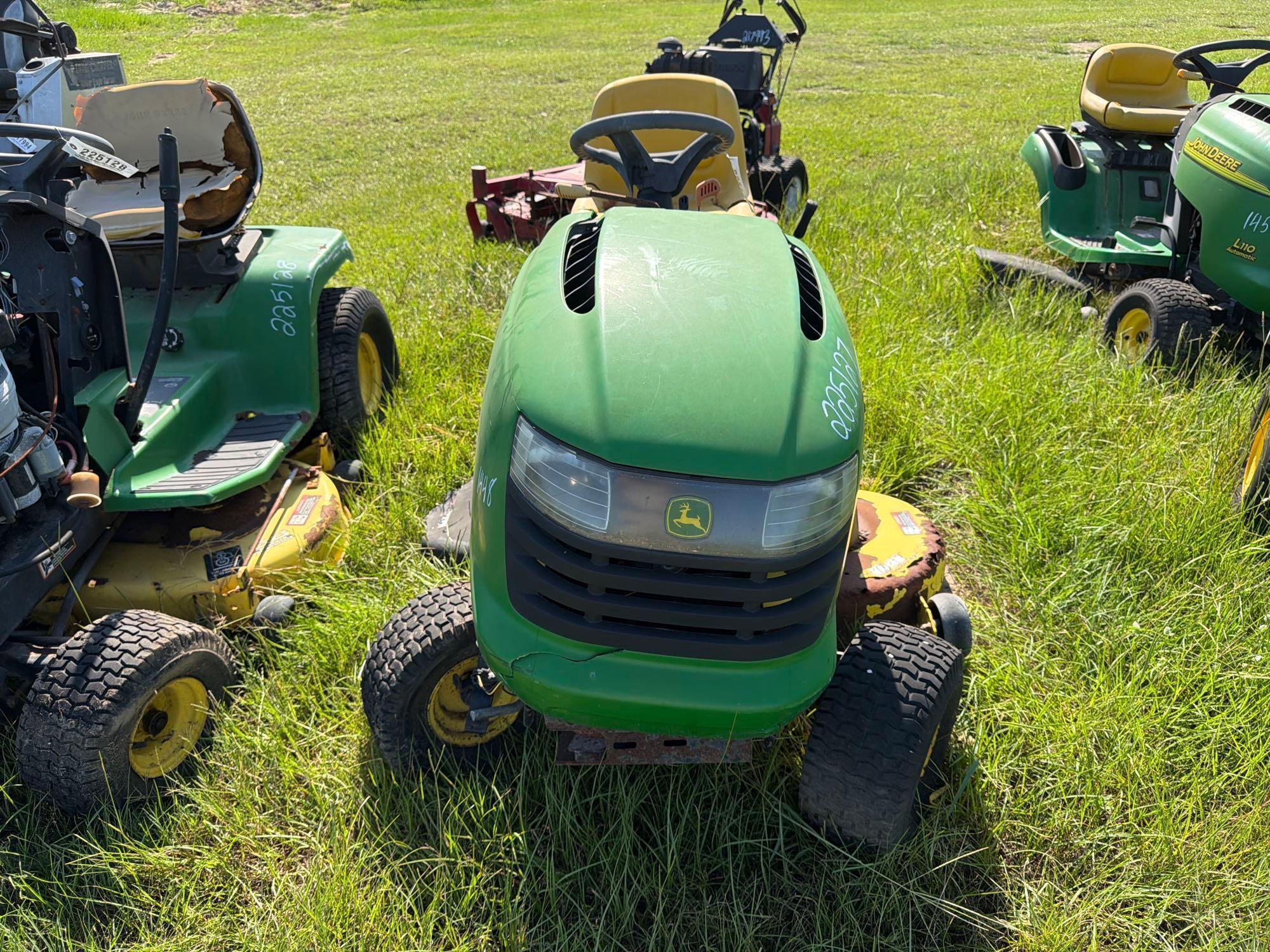 John Deere L118