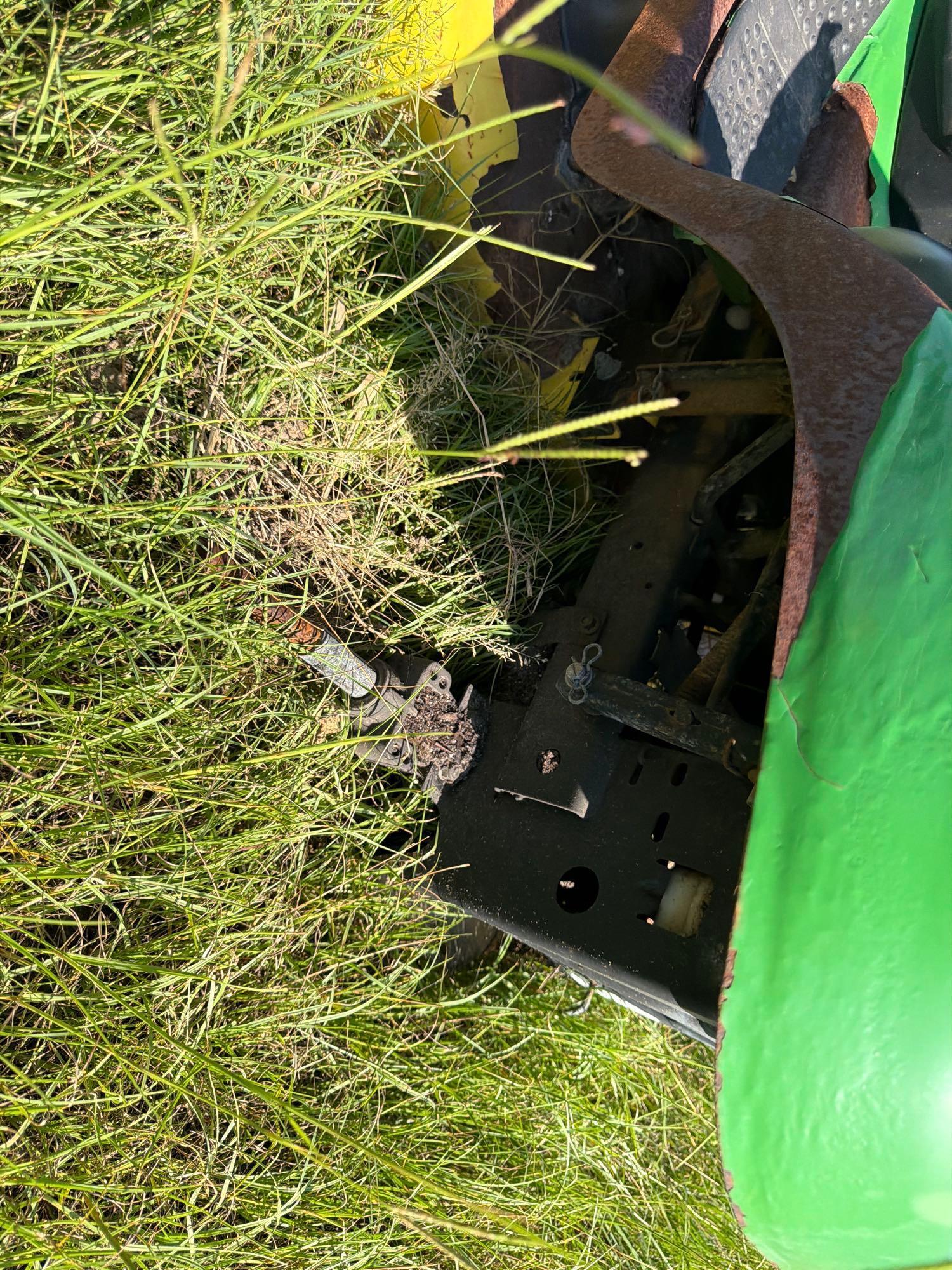John Deere L118