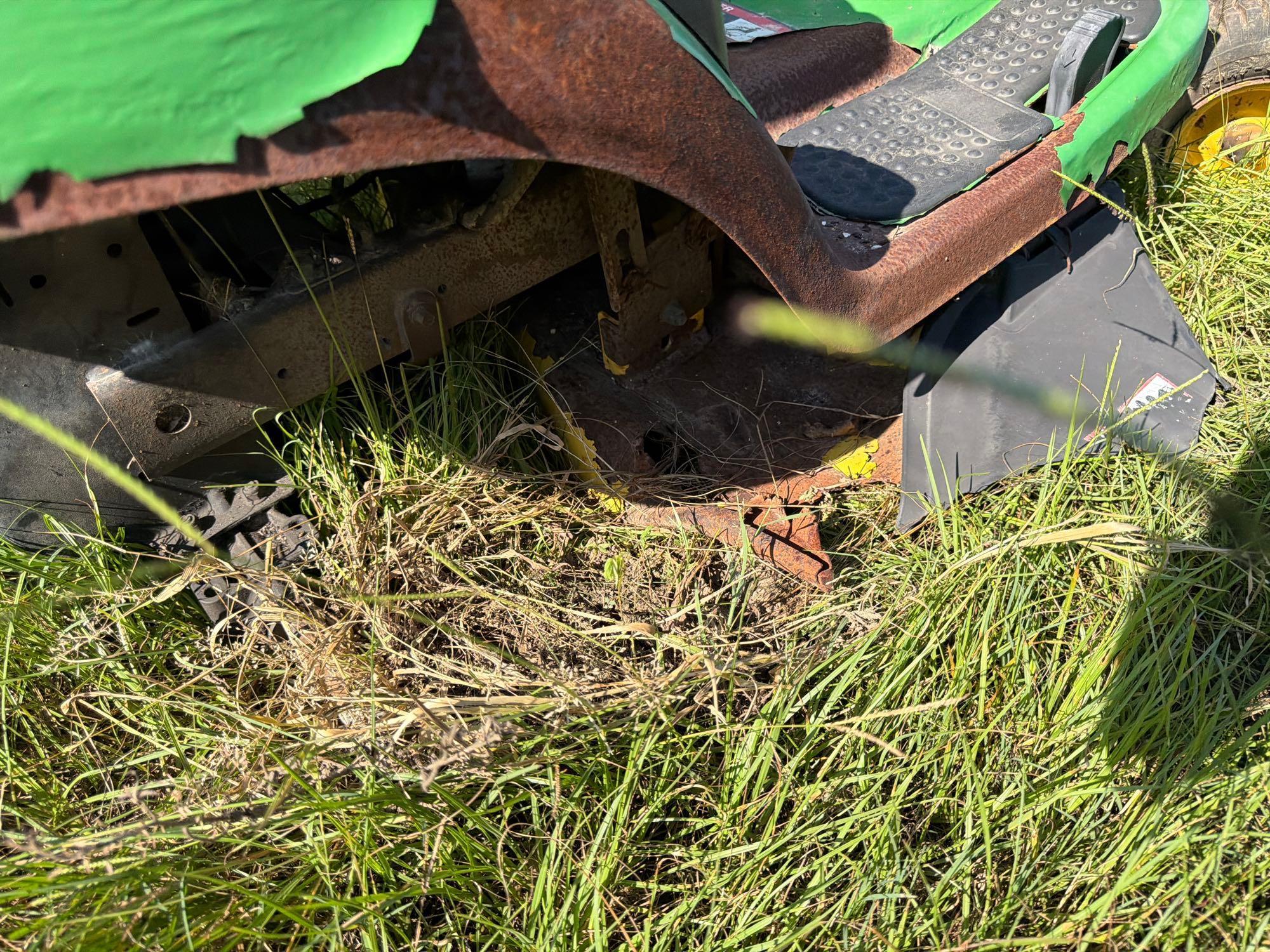 John Deere L118