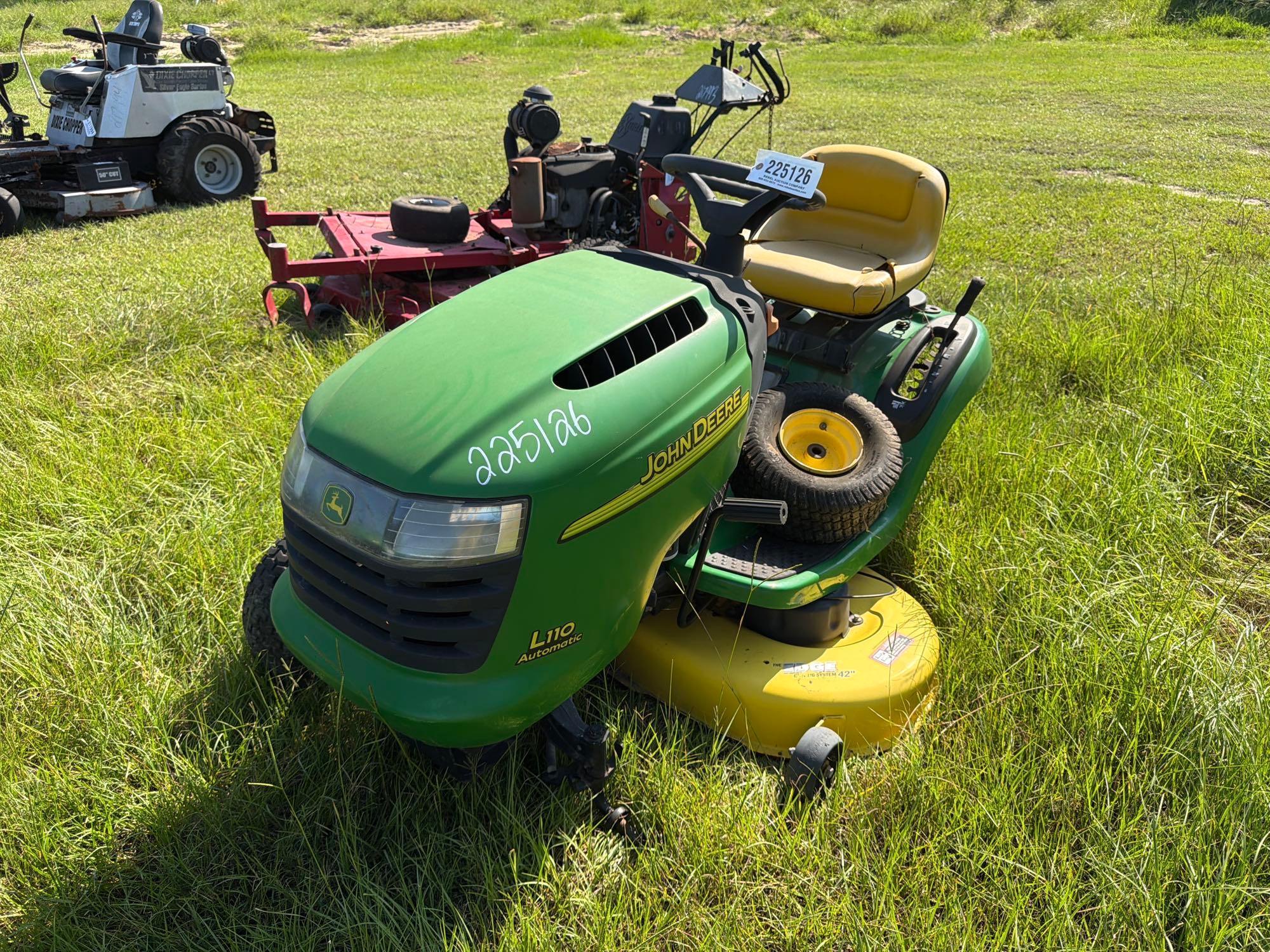John Deere L110
