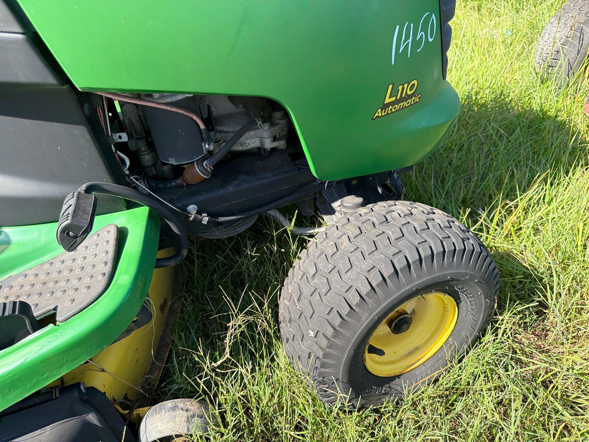 John Deere L110